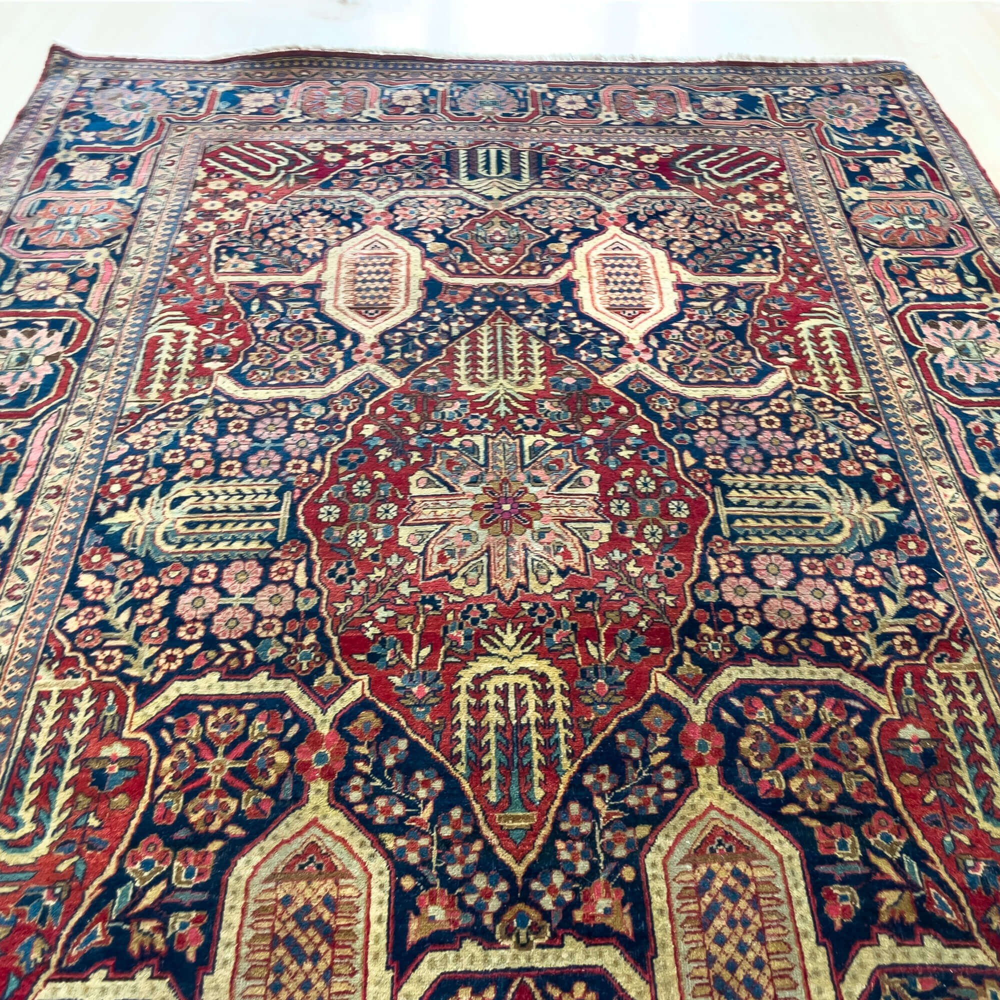 Kasham_1920-30_pair_Iran_wool_detail4.jpg