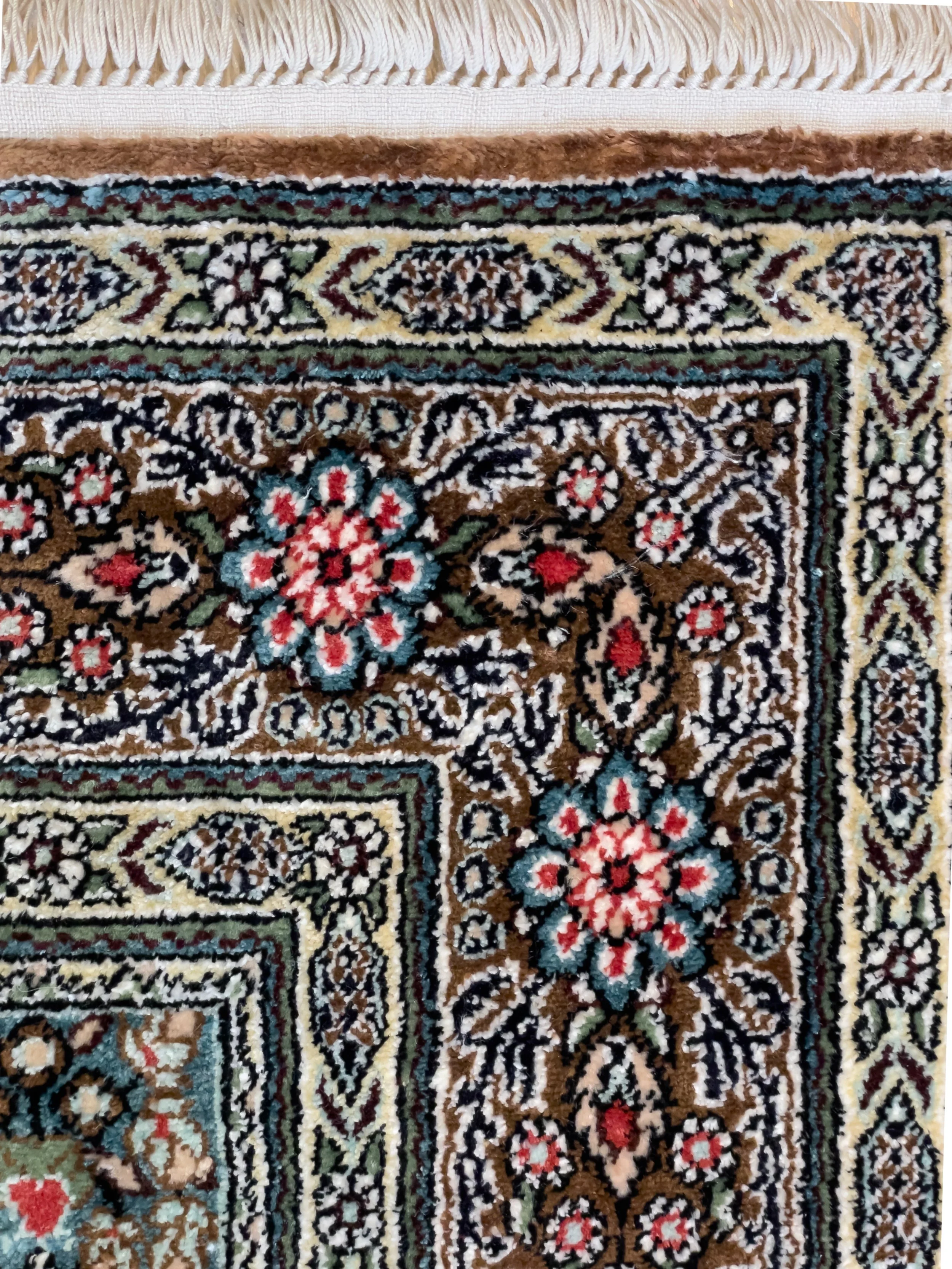 Hereke_design_rug_silk_handmade_rosewood_gallery3.jpg