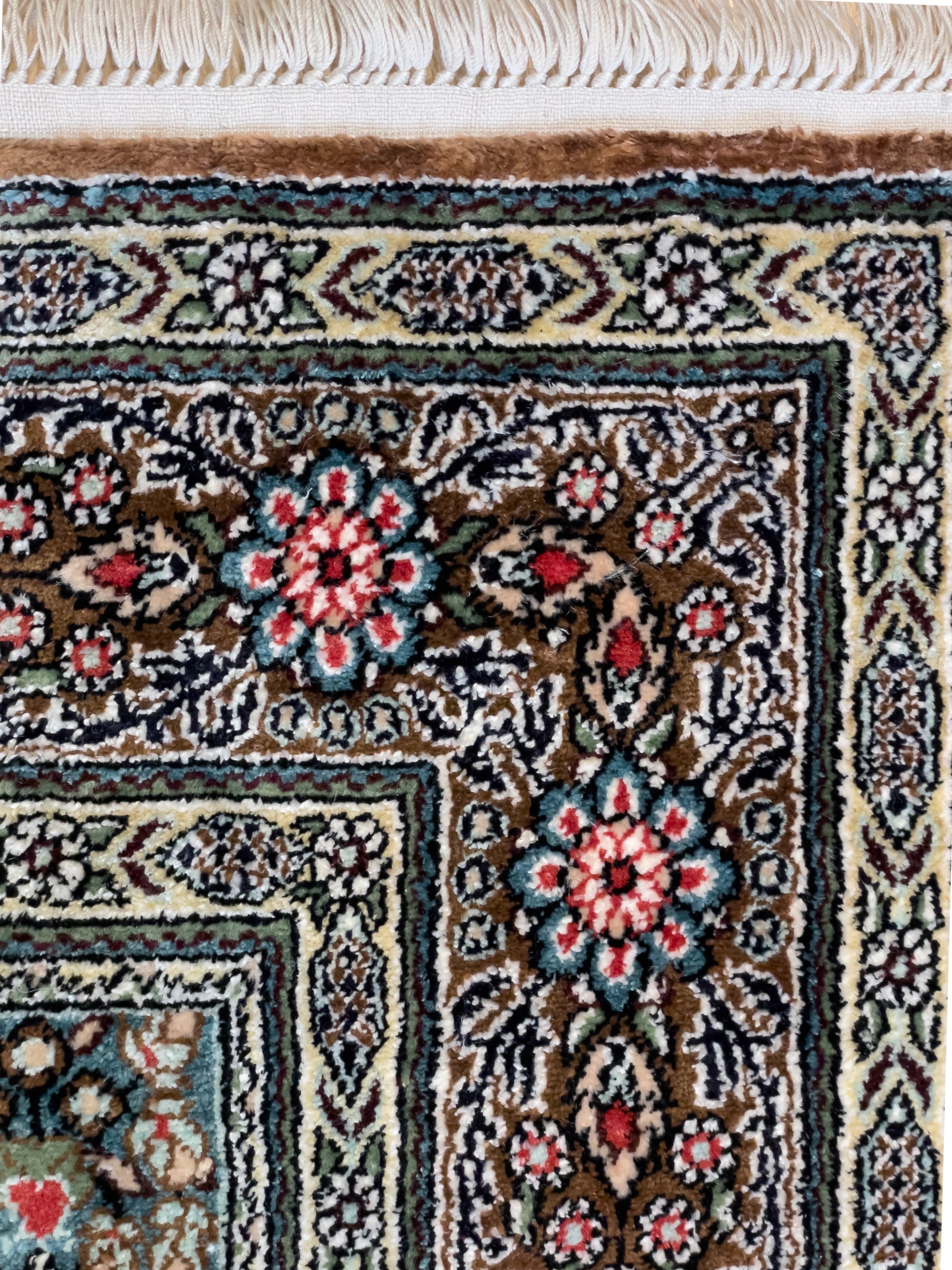 Hereke_design_rug_silk_handmade_rosewood_gallery3.jpg