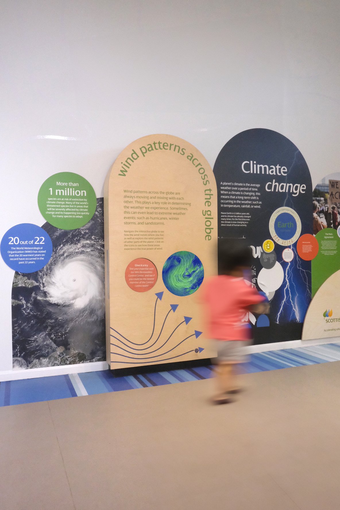 STUCO_WHITELEE_SCOTTISH POWER - COMMERCIAL_EXHIBITION DESIGN - globe.jpg