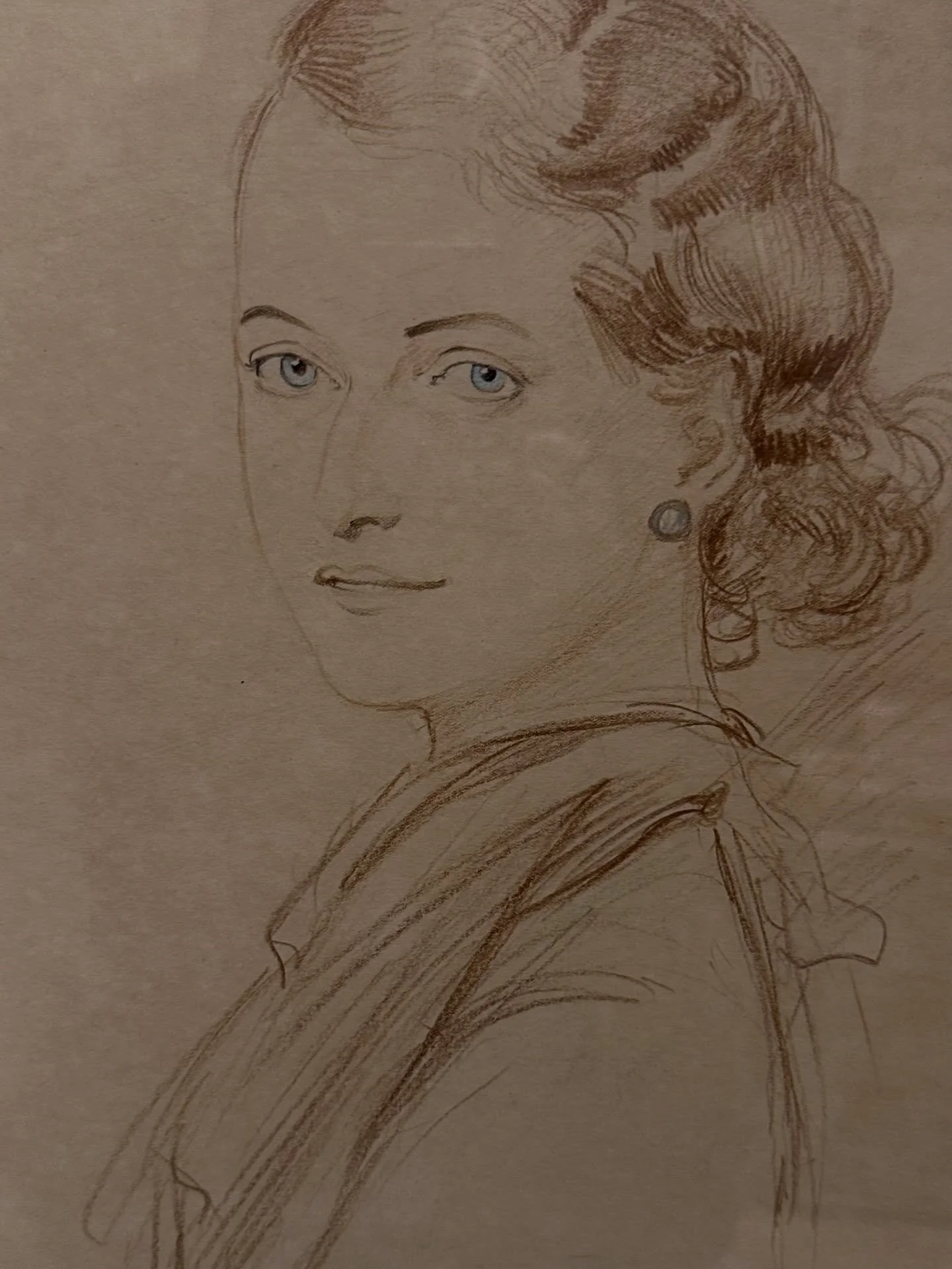 Laurence East - The 1930&rsquo;s sporting illustrator. 

A crayon sketch from the 1930&rsquo;s with piercing blue eyes. What a beauty she is too!

This picture from 1938 in original frame will be coming with us to The Cotswold Decorative, Antiques &a