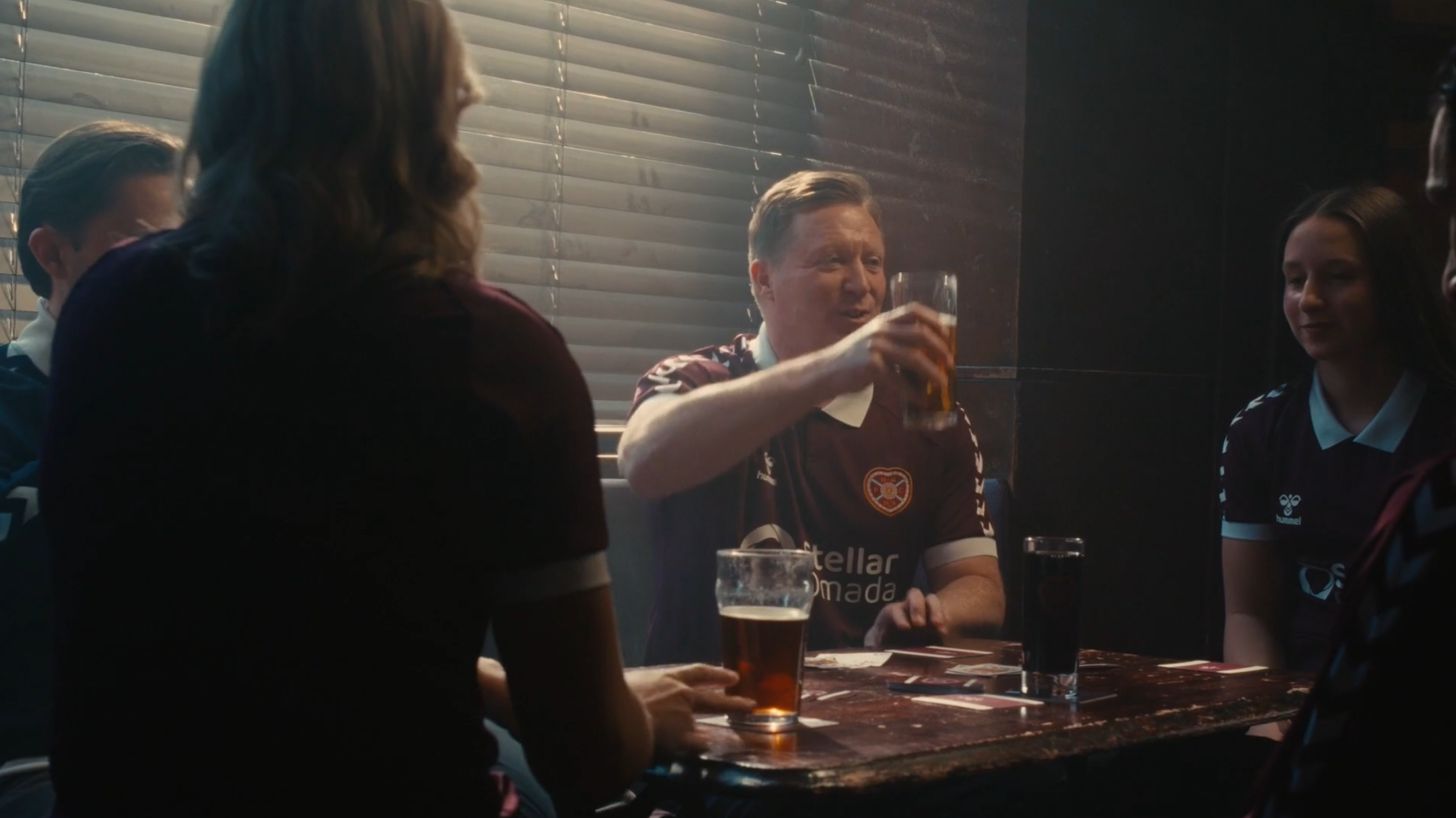  A man raises a pint of beer in the pub in this video for Heart of Midlothian Football Club by Edinburgh based video, animation and VFX studio Heehaw. 