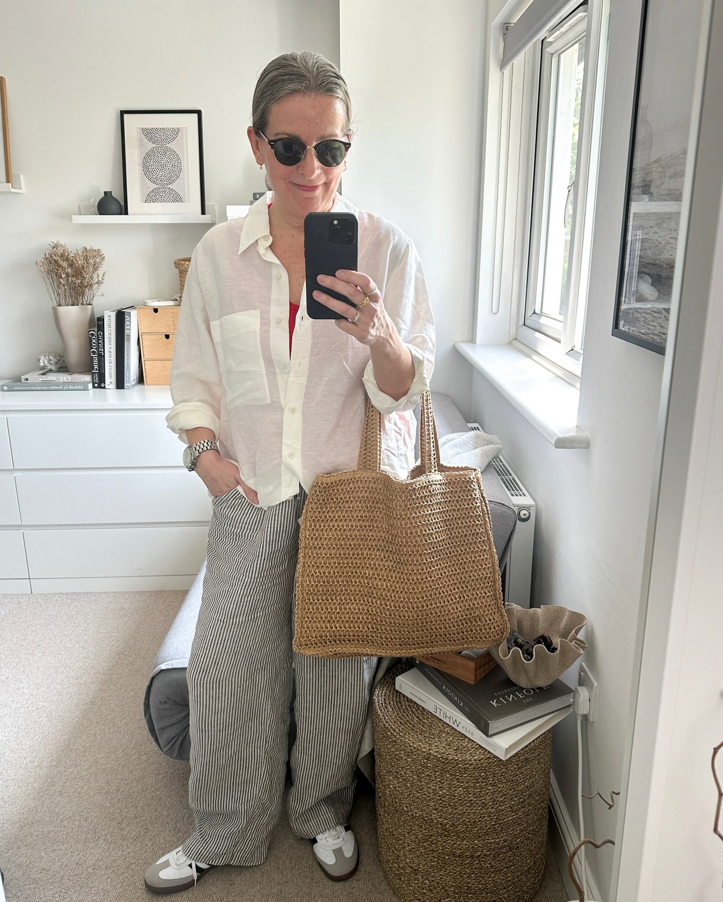 Last year sunny Thursdays were all about dressing for physio - this year its the osteopath... #Osteocore ?  And yep... those trousers again...
⠀⠀⠀⠀⠀⠀⠀⠀⠀
All details 🔝 in May Style
⠀⠀⠀⠀⠀⠀⠀⠀⠀
#springoutfitideas #everydaystyle #linentrousers #linenshir