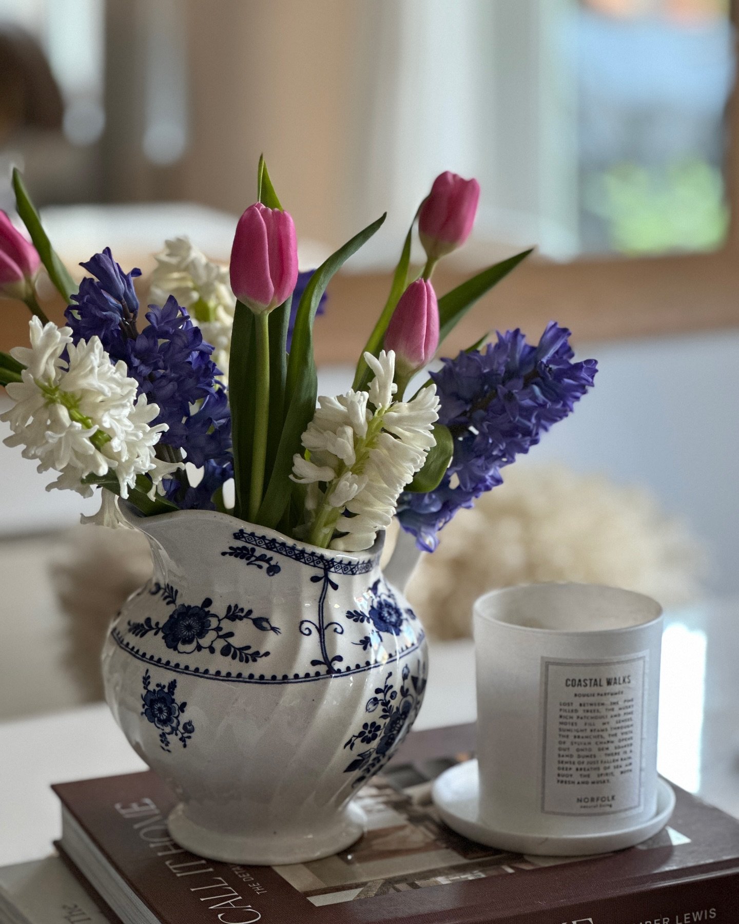 &ldquo;Home is where love resides, memories are created, friends always belong and laughter never ends&rdquo; - Lucas D Shallua 🪻
A record so far of a Chinoiserie obsession that began with finding the jug in the first slide in the charity shop in ou