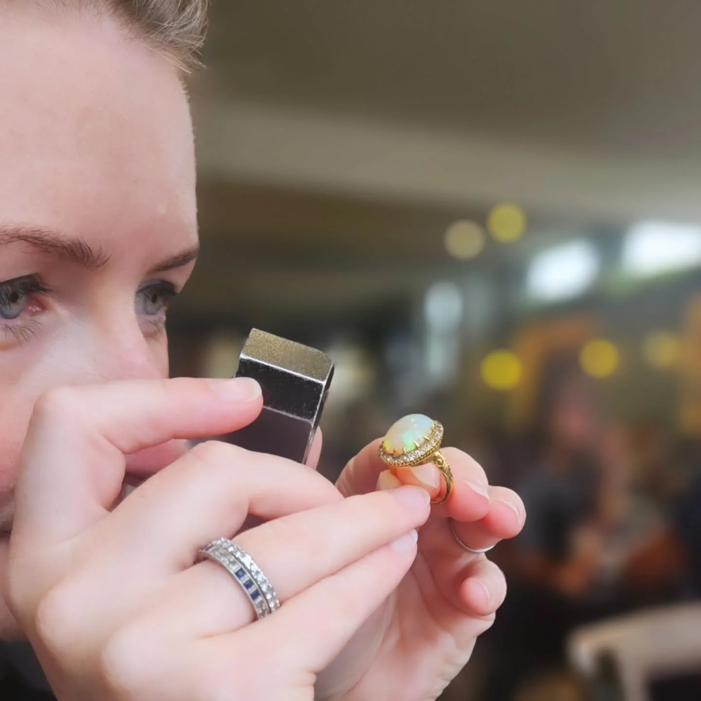 Love this beautiful 18ct opal and diamond ring from last week's valuation morning in Darley Abbey! Do you love an opal?

.
.
.

#jewellery #gemmologist #isabelmurtough #independent #Derbyshire #darleyabbey #diamonds #antiques