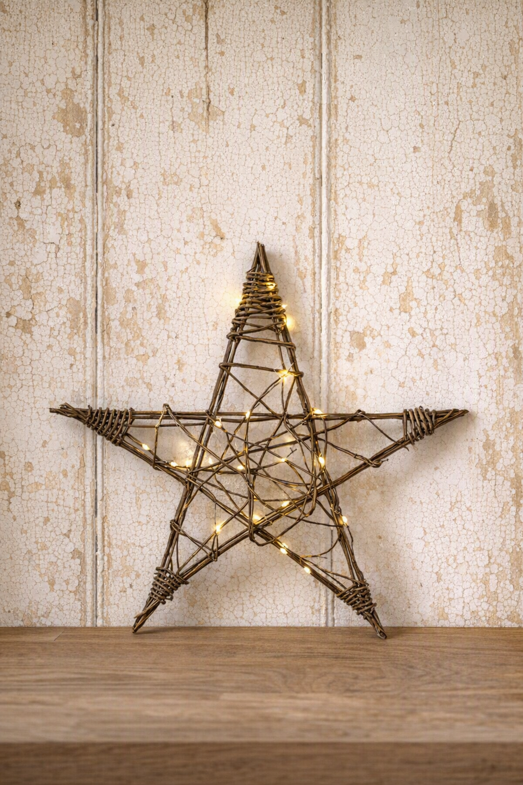 open weave star with lights.png