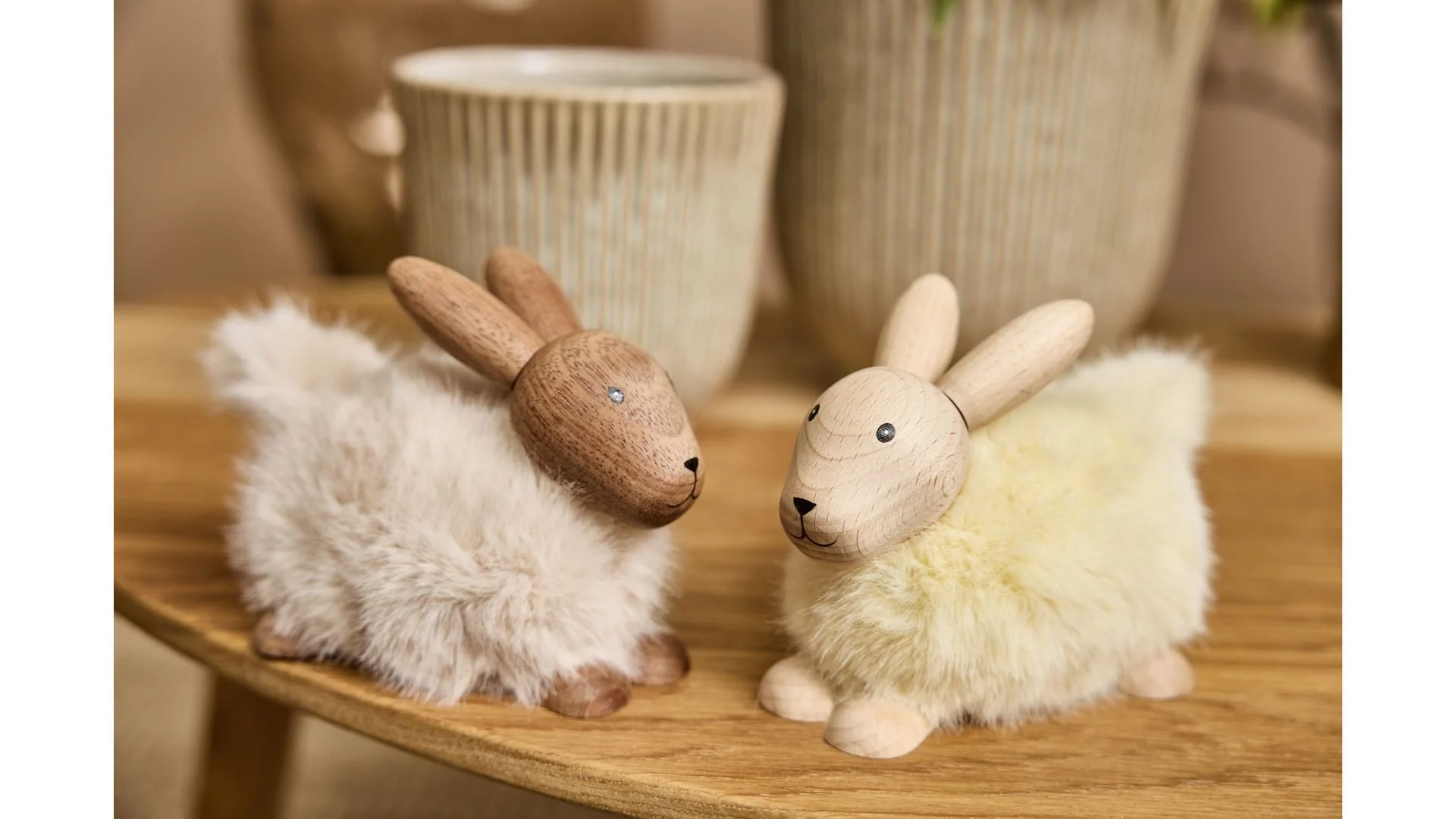 Kanin i træ - 2 størrelser og 2 farver