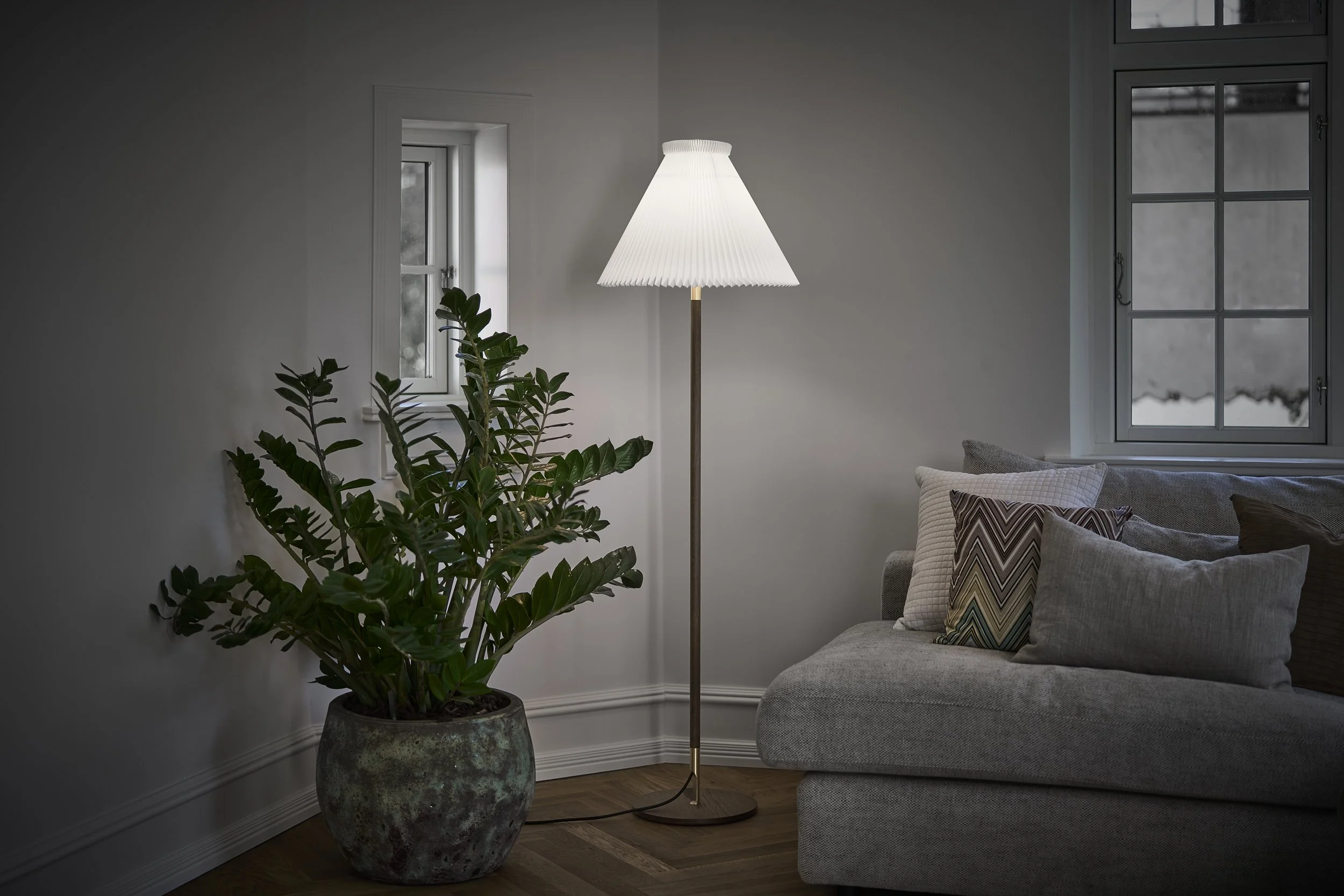 Model 328_floor_light_smoked oak.jpg