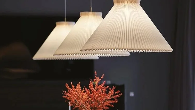 LeKlint1_Mega_pendant_brass_hang-up_lifestyle10.jpg