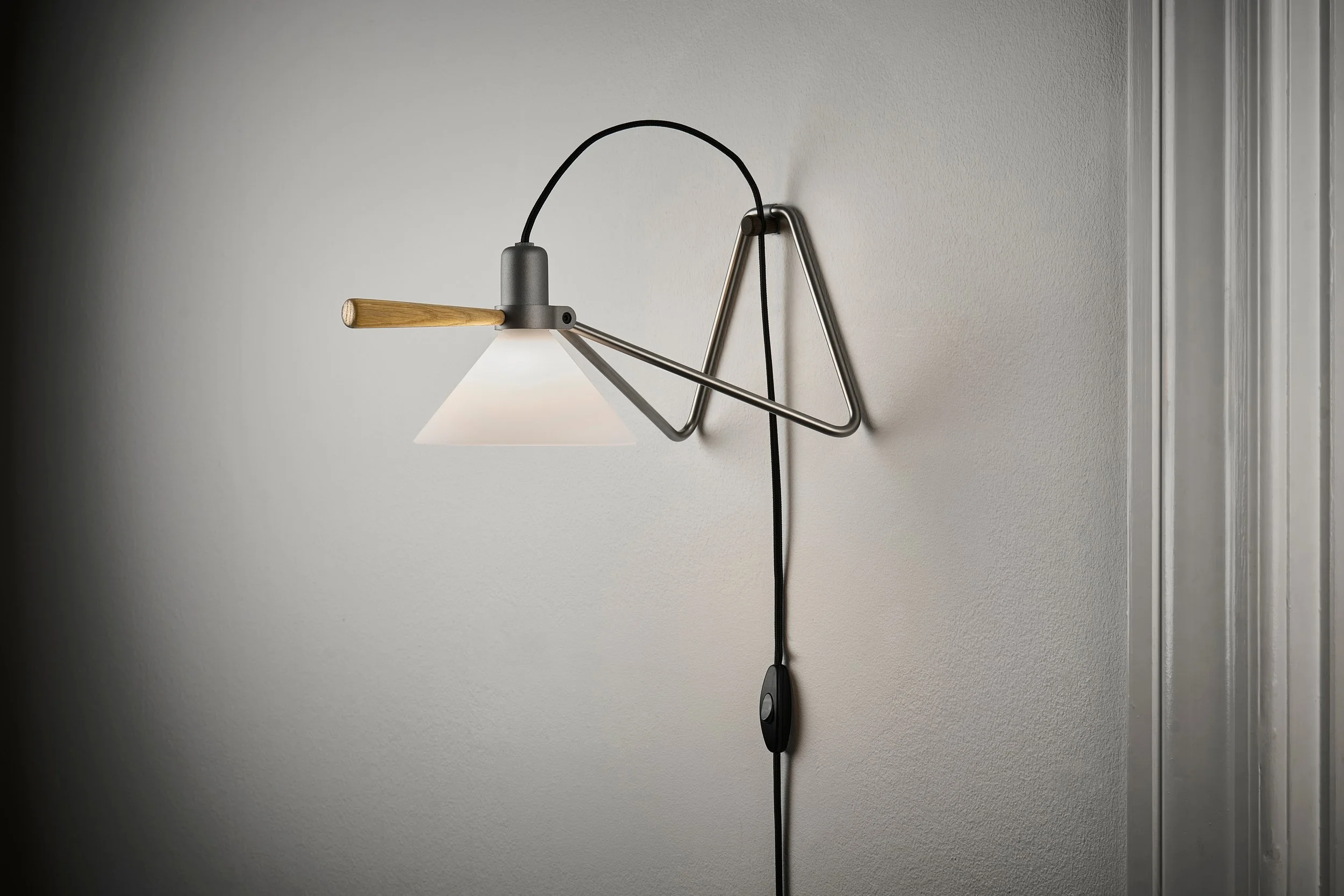 LeKlint356SSLOF_Spot_table-wall_lamp_silver_lightoak_FSC_lifestyle1.jpg