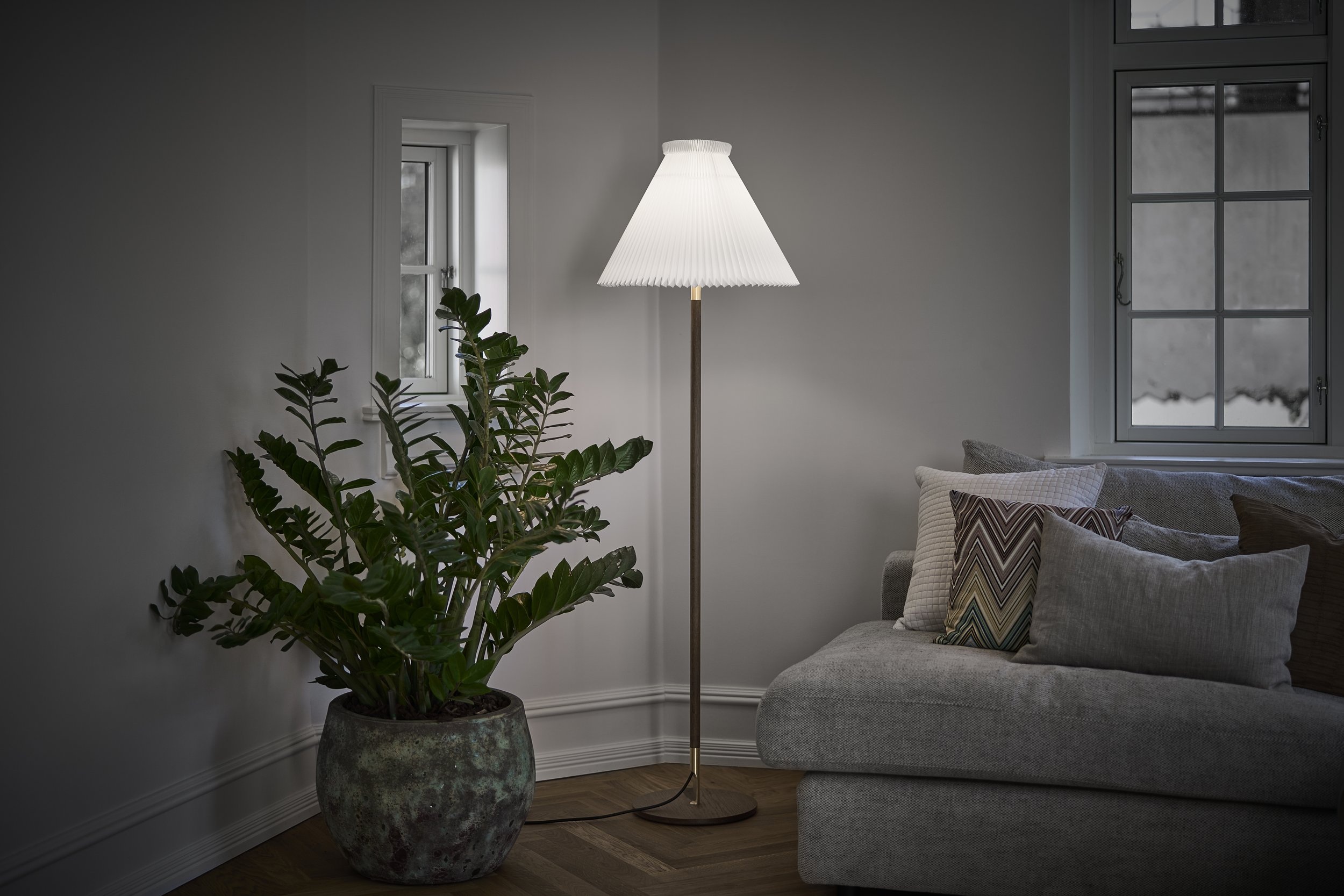 Model 328_floor_light_smoked oak.jpg