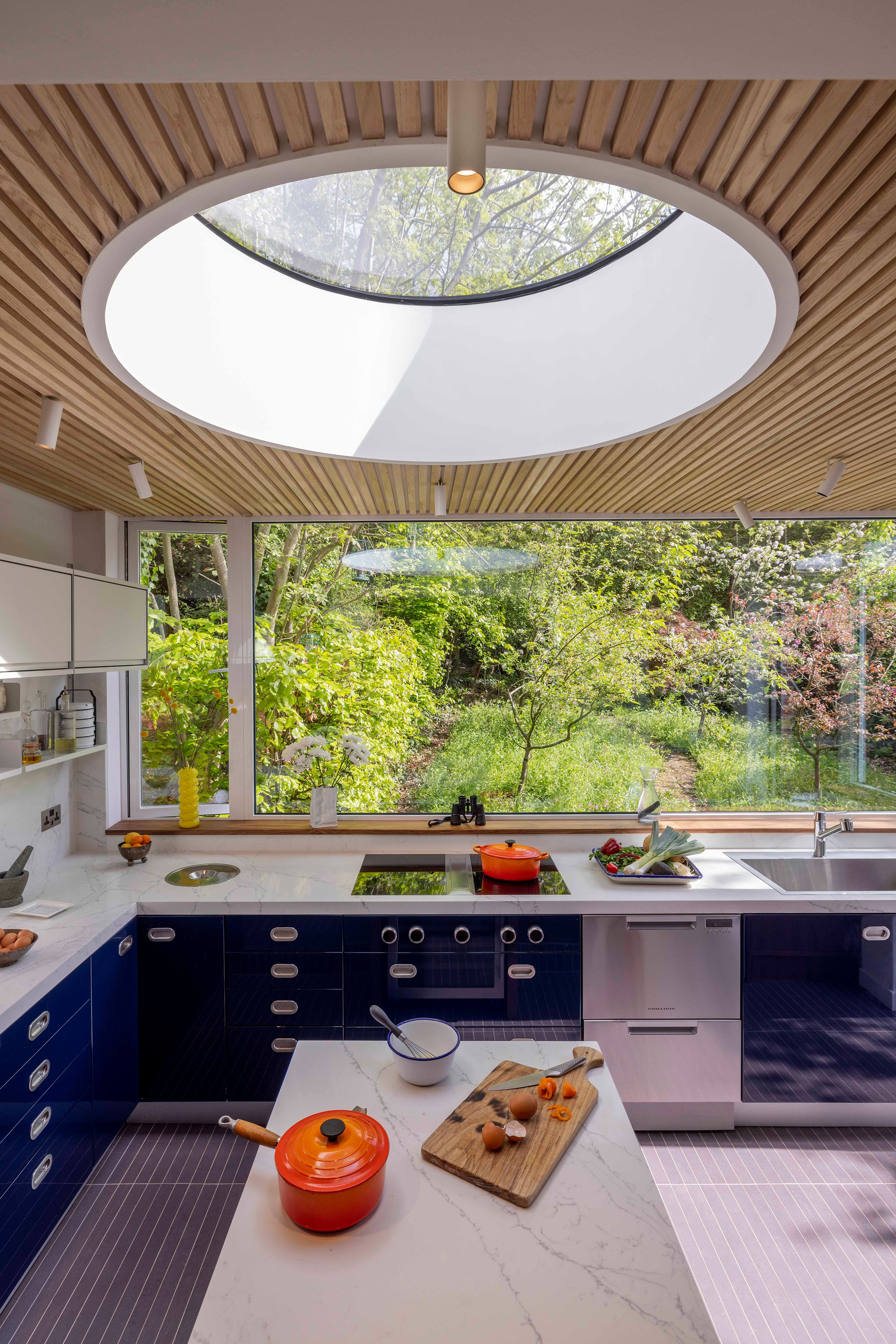 a_small_studio_kitchen_interior_skylight_circle.jpg