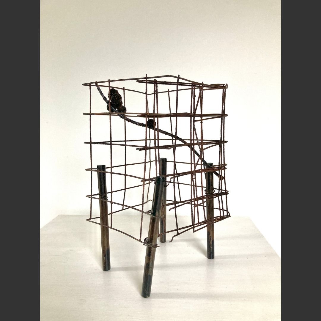 Shelter Alexandra Mills 40 x 30 x 30cm.jpg