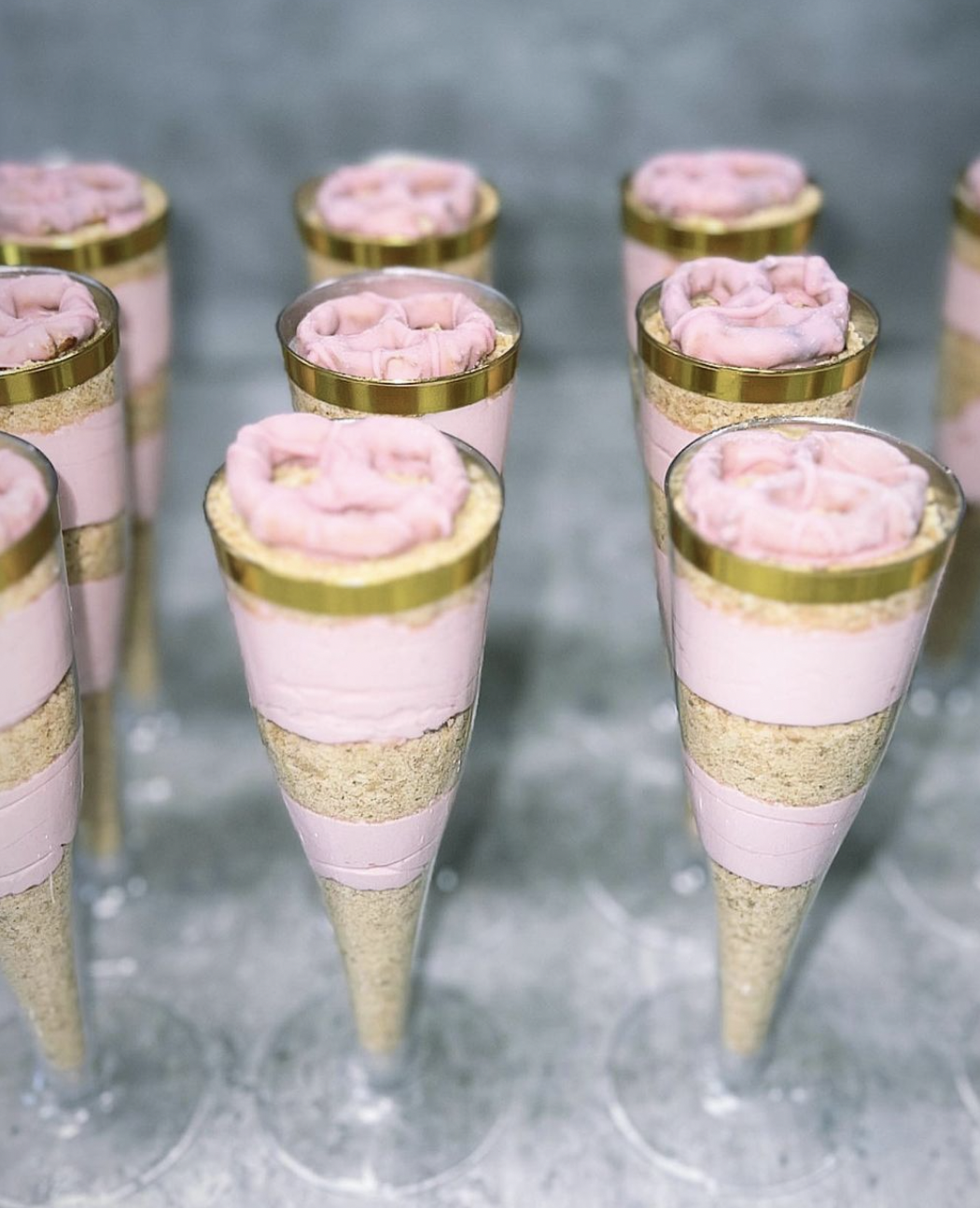 SimasBaking_party favors-champagneflute cakes.png