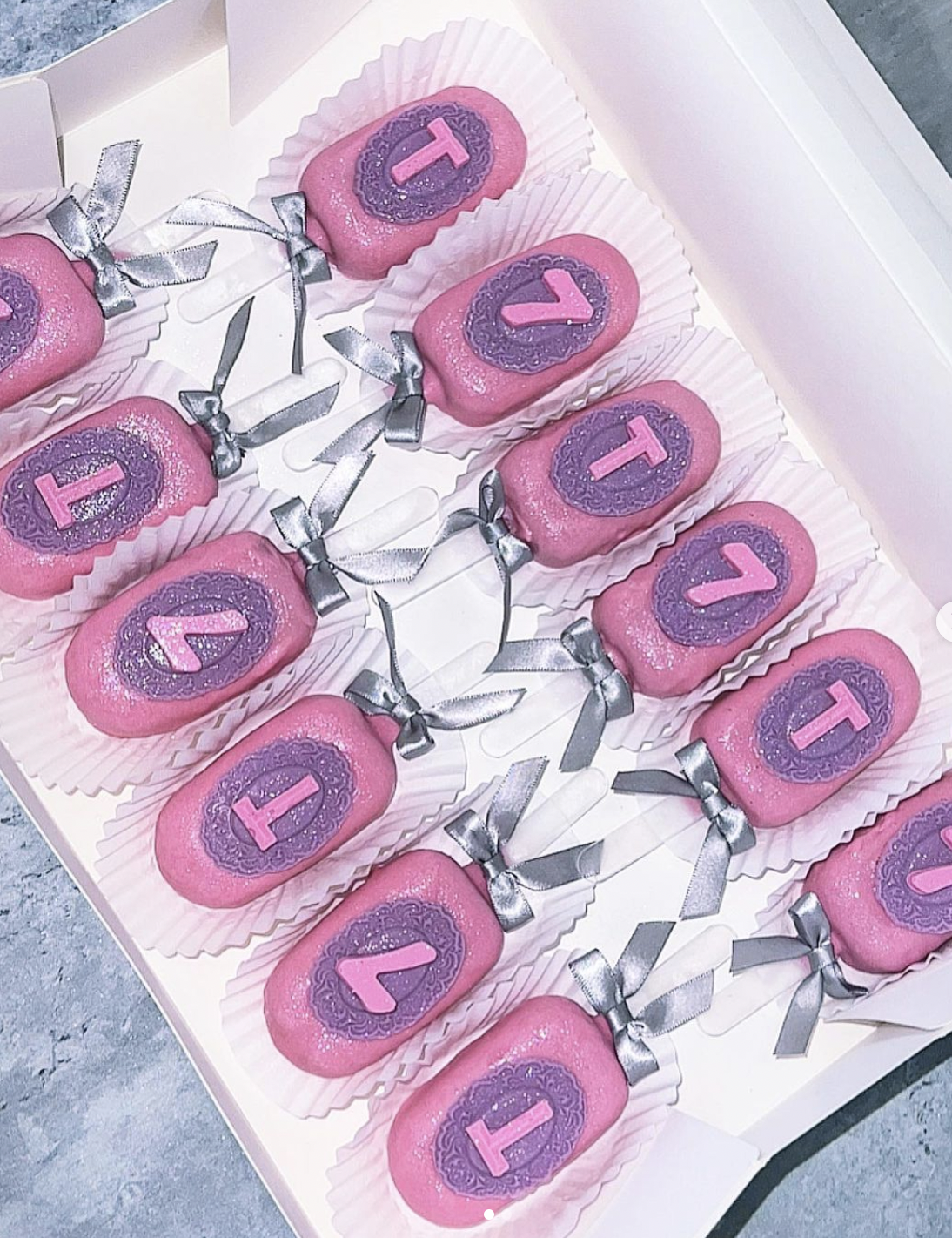 SimasBaking_party favors-cakecicle.png