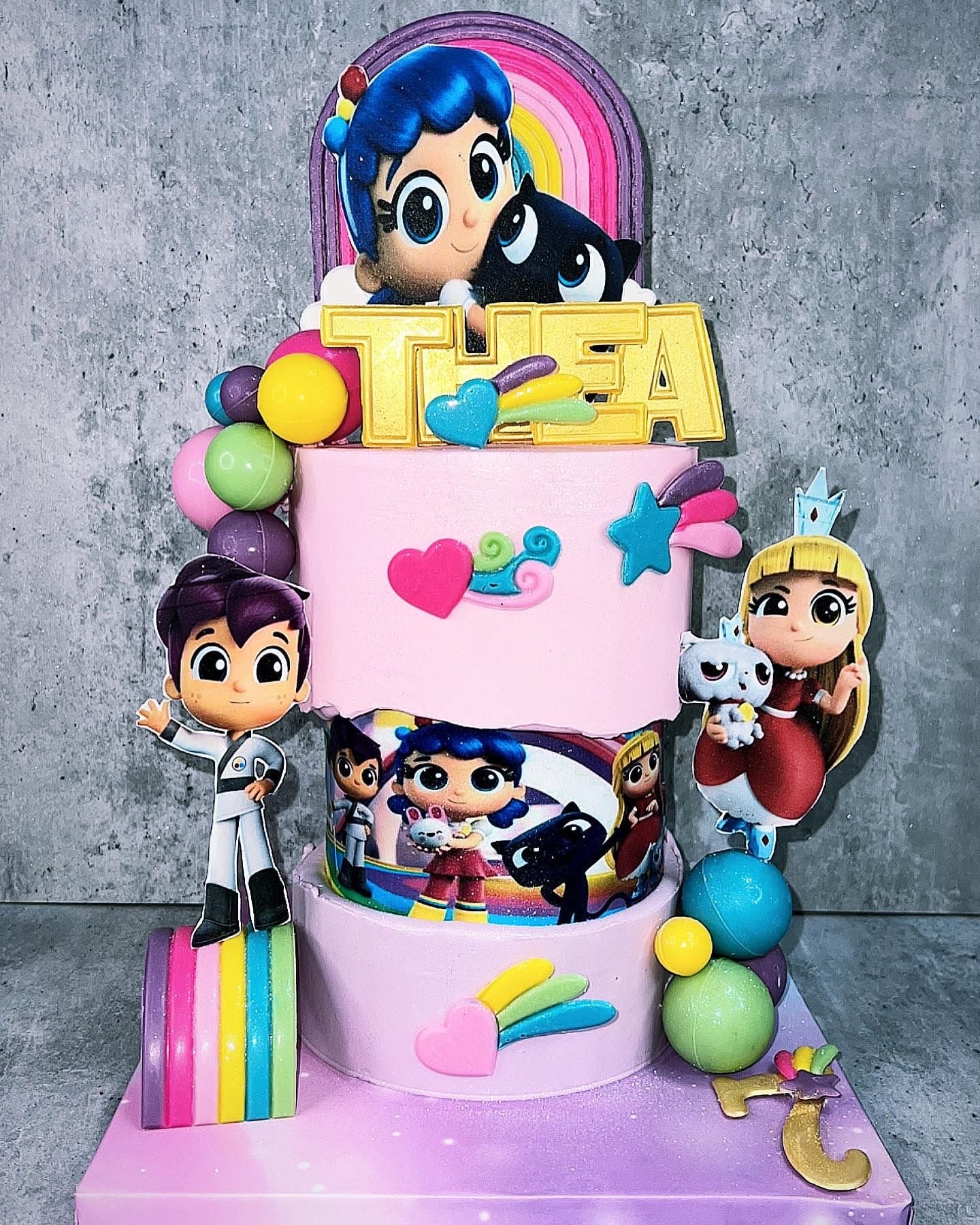 SimasBaking_custom_birthday_cake5.jpeg