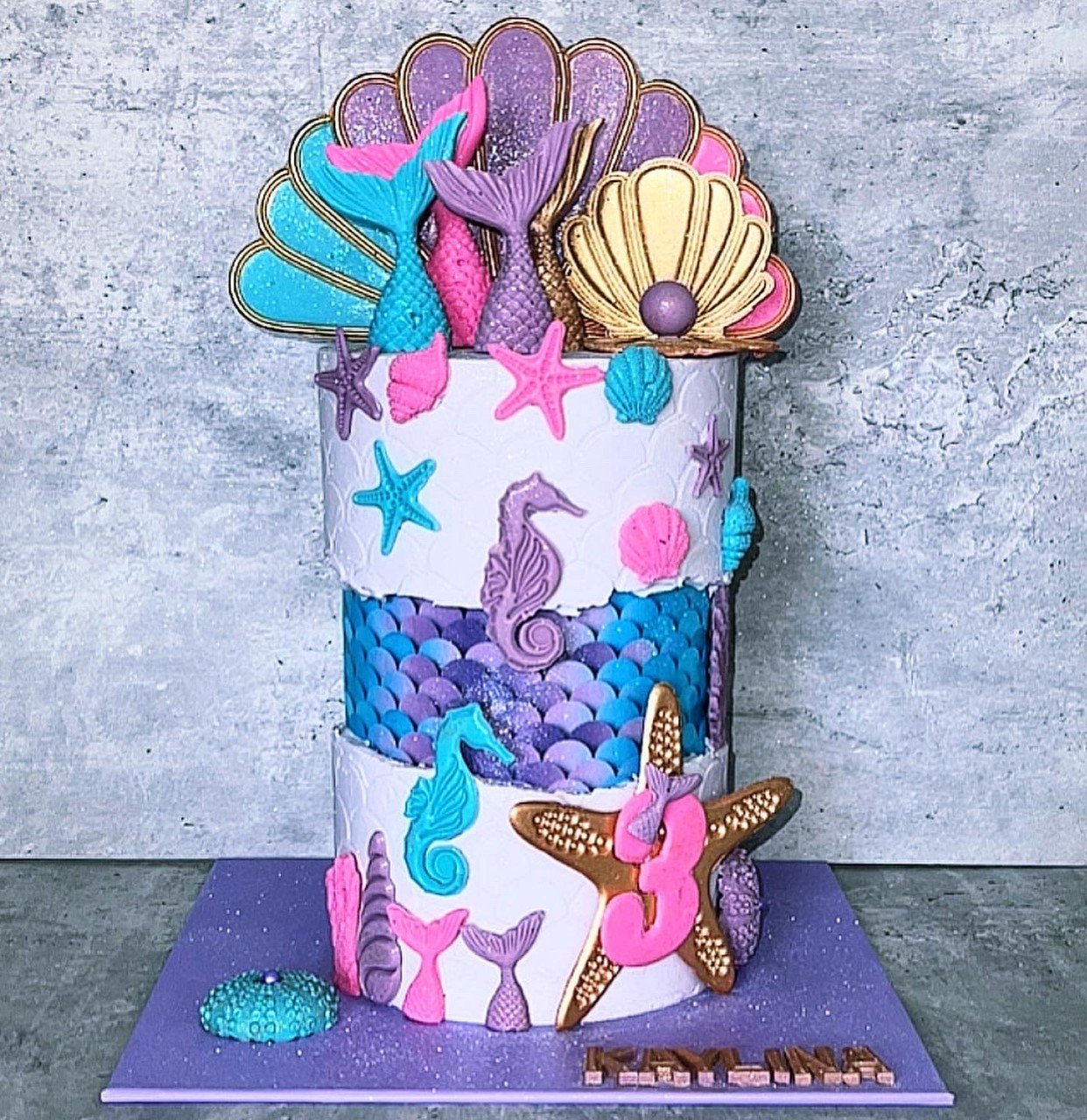 SimasBaking_custom_birthday_cake11.jpeg