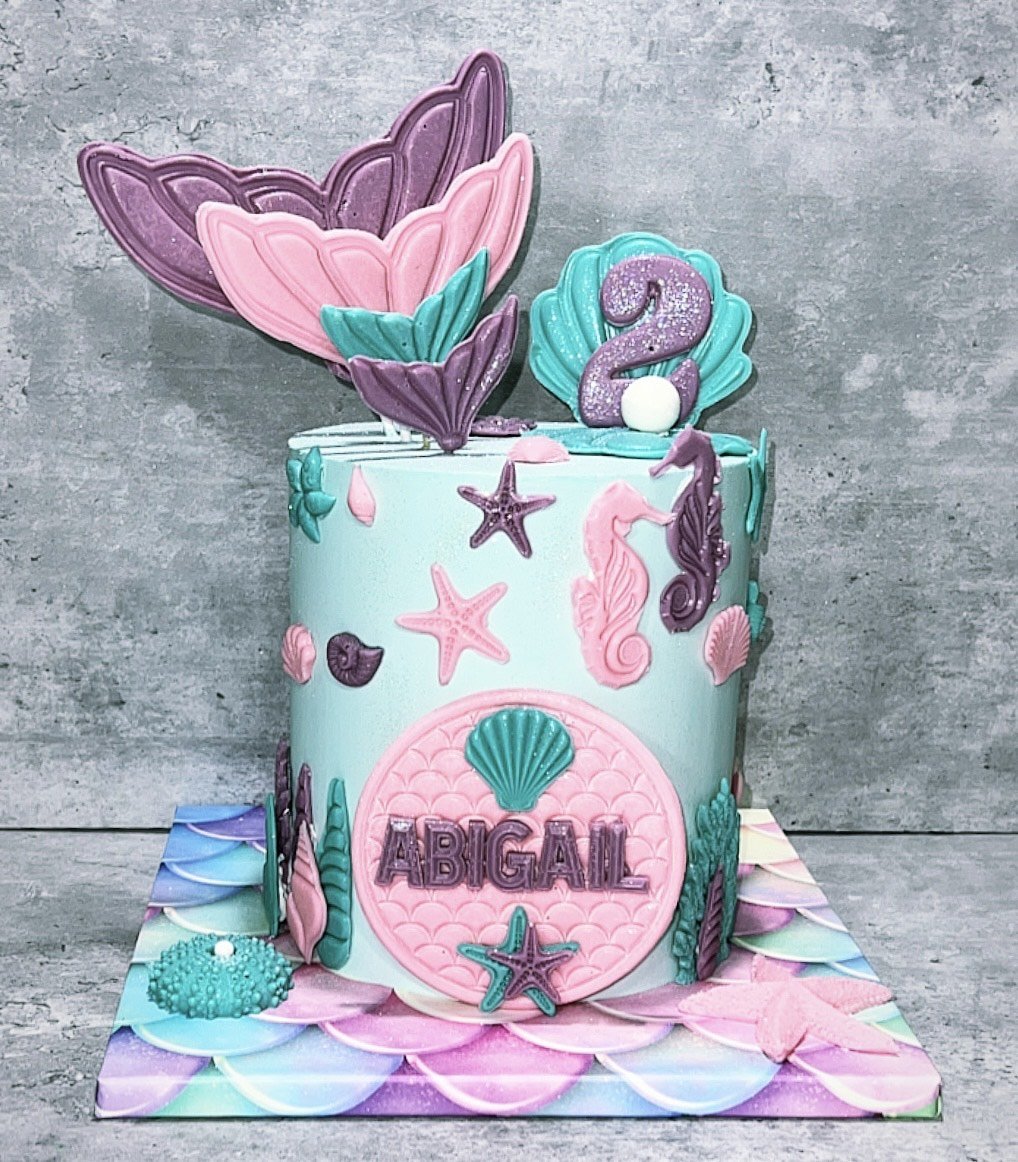 SimasBaking_custom_birthday_cake20.jpeg