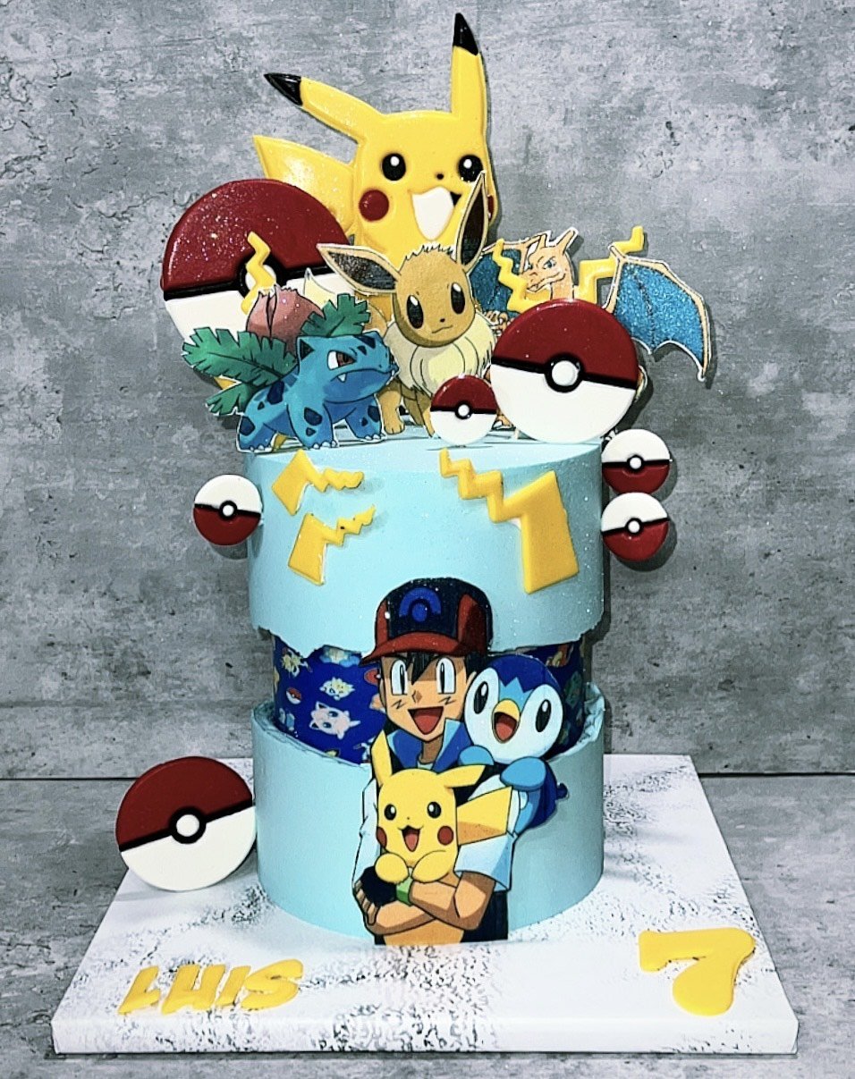 SimasBaking_custom_birthday_cake21.jpeg