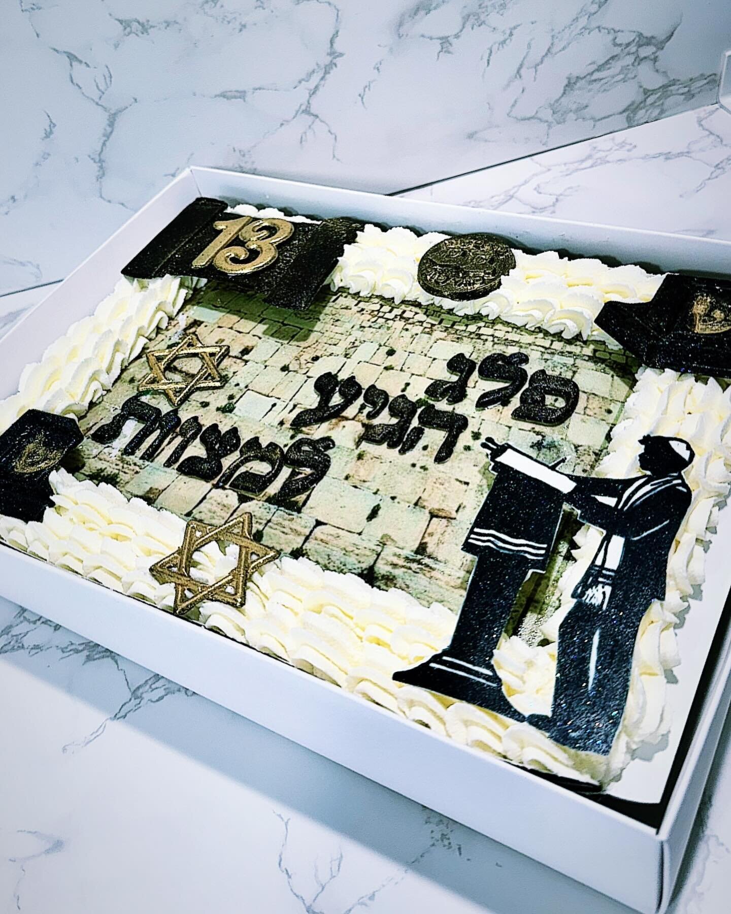 Bar Mitzvah 8.5x11.5&rdquo; cake in a box 
2 layers cake in a box filled with white KitKat whipped cream and decorated with vanilla whipping cream , chocolate &amp; edible image. 

#cakeinabox #sheetcake #barmitzvahcake #kosherstyle #simasbaking