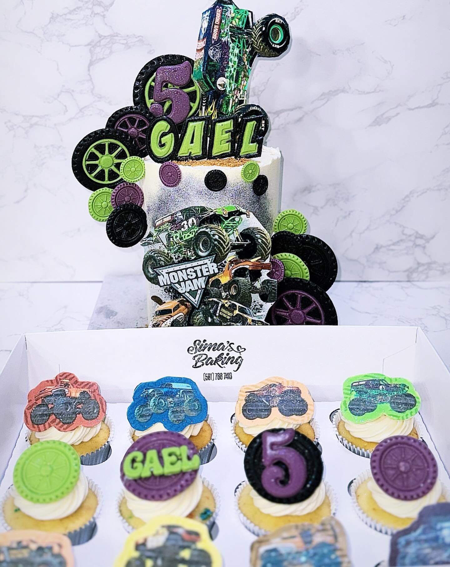 Monster Jam💚🖤💜

To order yours use the link in my bio. 

-

#monsterjamparty #monsterjamcake #boysbirthdaycake #birthdaycake #birthdaycakeideas  #cupcakebirthday #birthdayboys #boysbirthday #customcupcakes #boca #bocaratonflorida #simasbaking