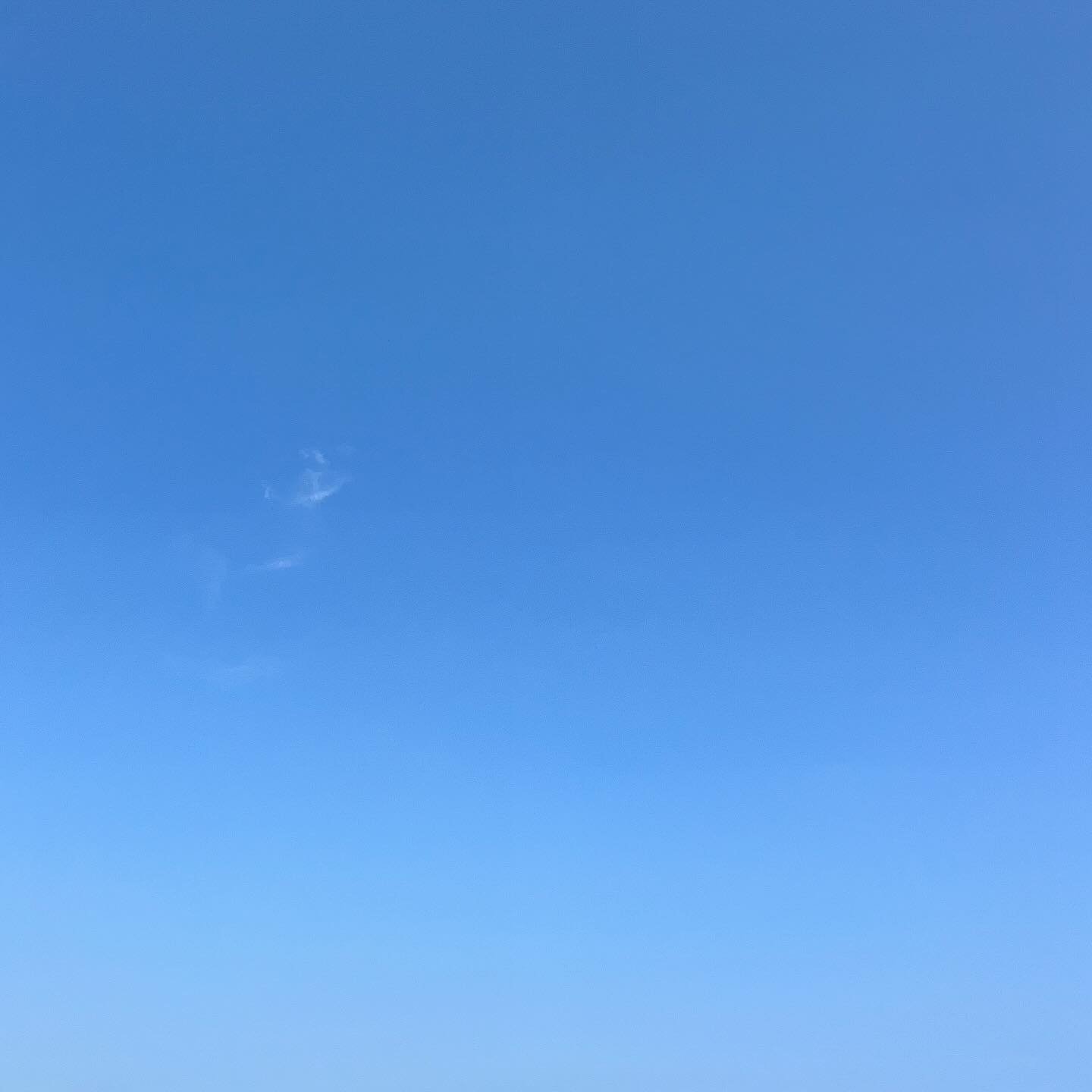 ☀️

Wednesday 11th June 2025
Sun!

🌡️ H 18&deg;C &bull; L 8&deg;C
☁️ 1017 mbar and steady
🟢 3 DAQI 
🌞 17hrs 37mins &bull; 0422 &bull; 2200
🌕 Full Moon