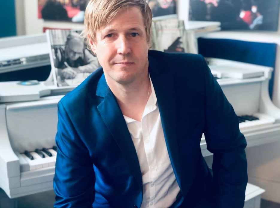 Jamie Christopherson  is a multi-award winning Composer/Songwriter and Producer from Los Angeles, California. Known for his interest and expertise in multiple media and genres, Jamie’s music can be heard in feature films, video games, television sho