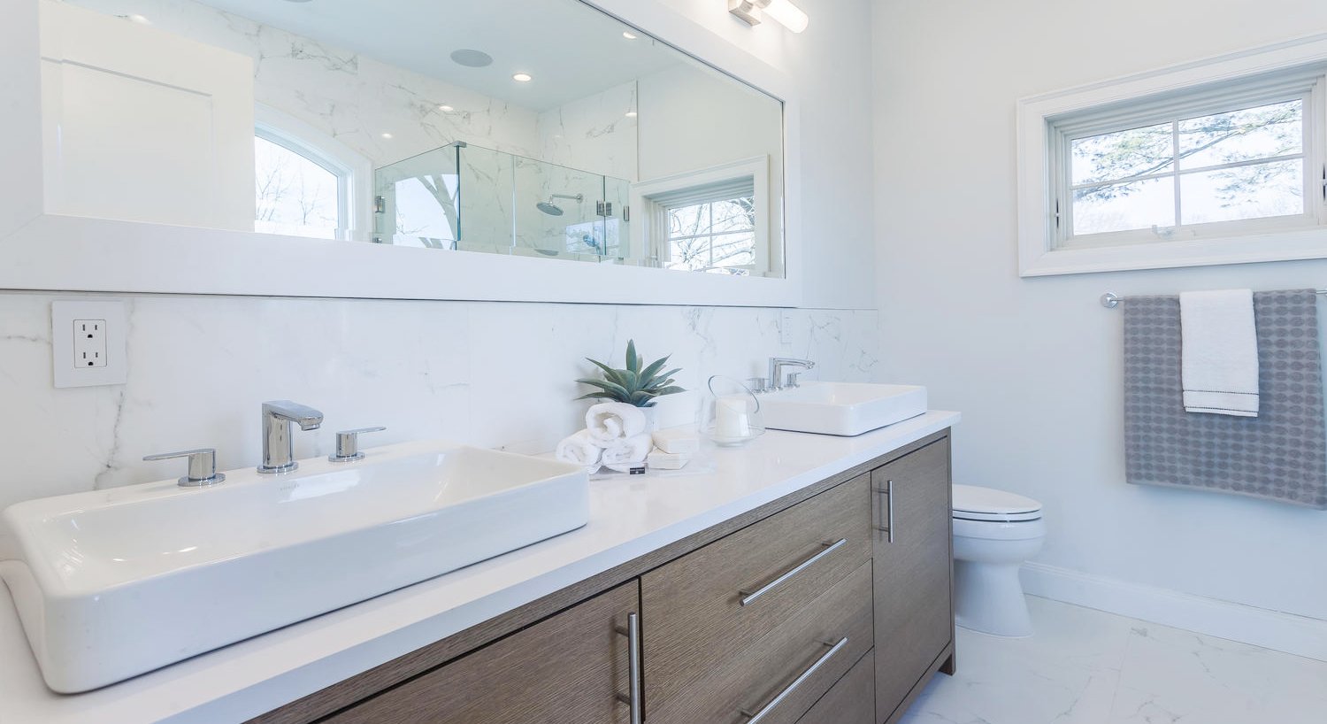 Olive House second bath.jpg