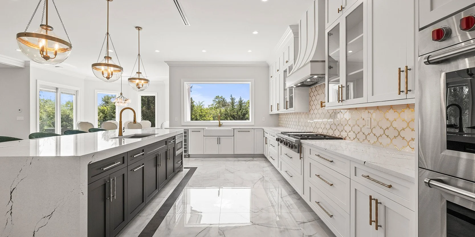 Cabriolet _4 kitchen long view250dpi.jpg
