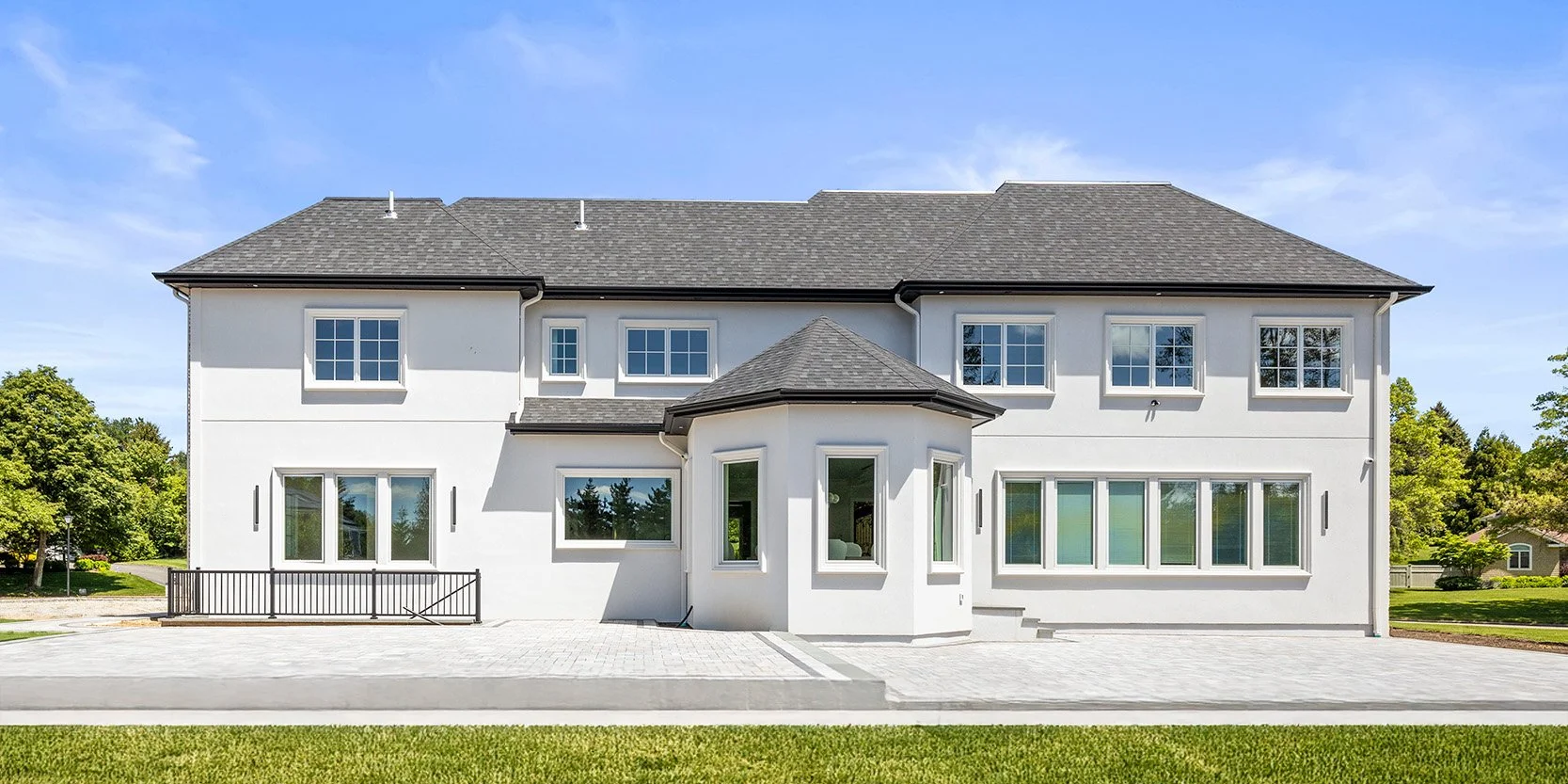 Cabriolet back of house with lawn250.jpg