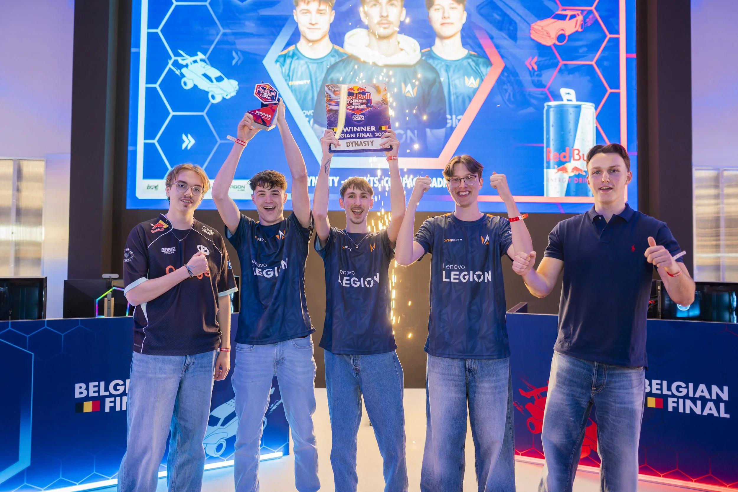 LES BELGES DE DYNASTY REMPORTENT LA PREMIÈRE ÉDITION DE RED BULL THREE 2 ONE