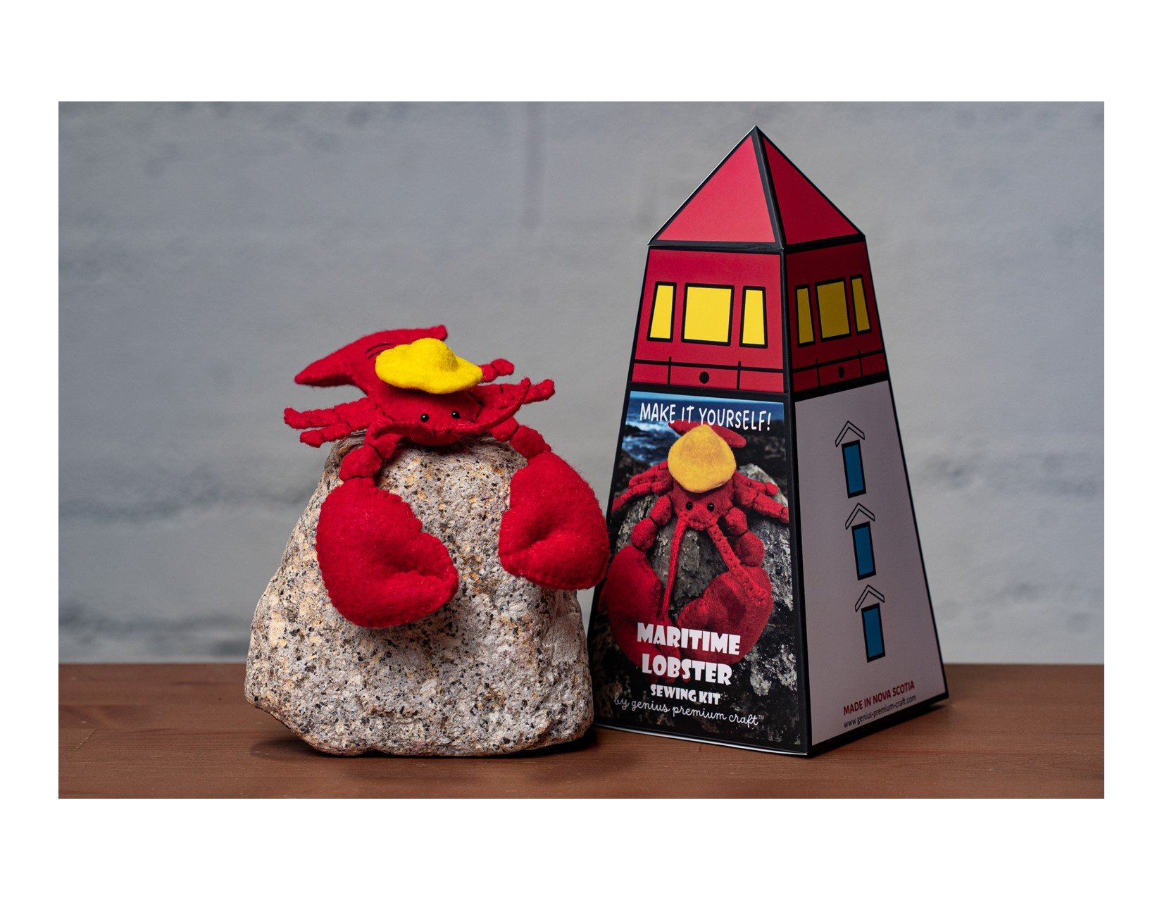 LOBSER AND BOX 1 COOKE FOR LISTING.jpg