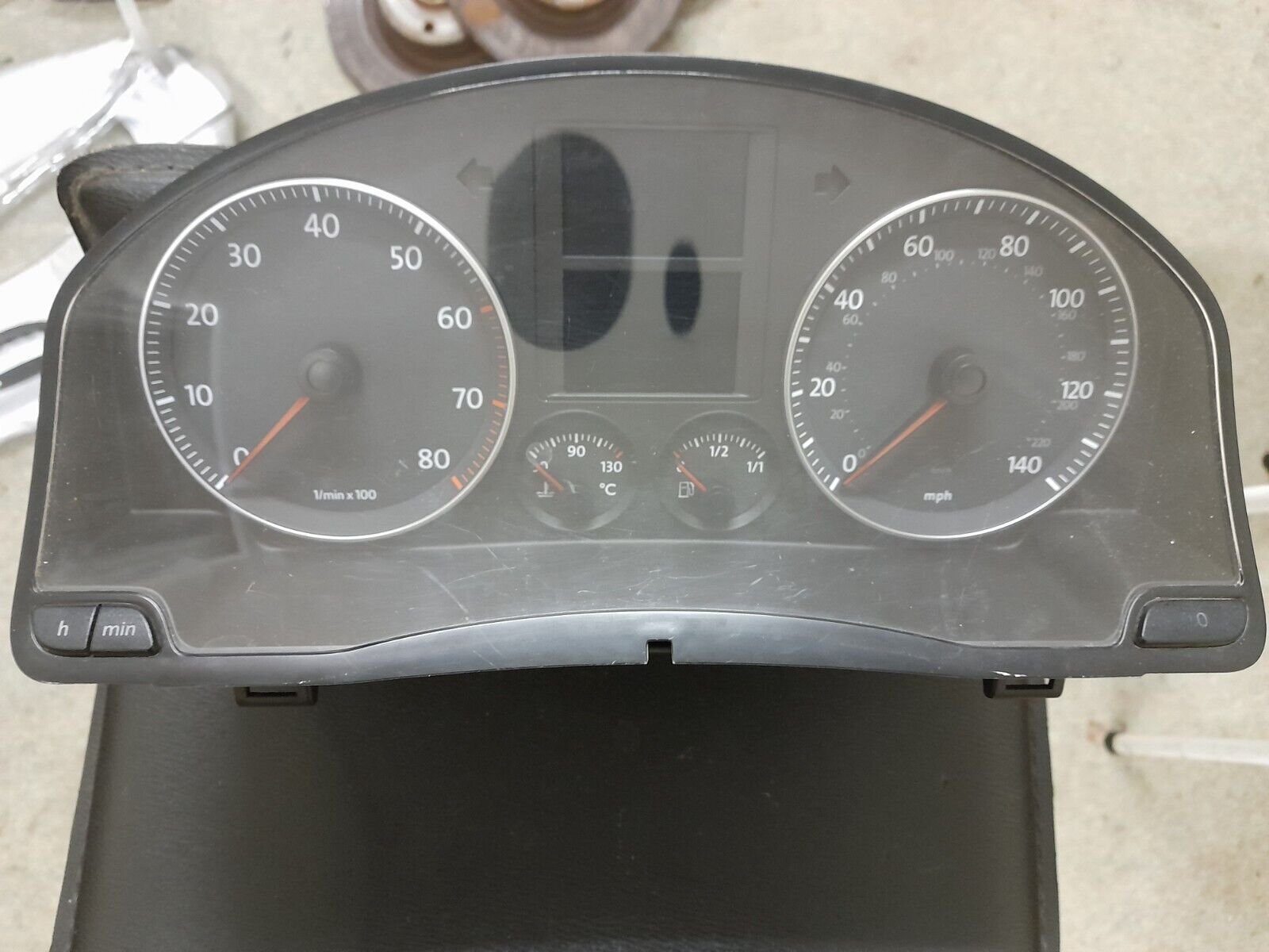 ashboard instrument cluster Golf MK5 .jpeg
