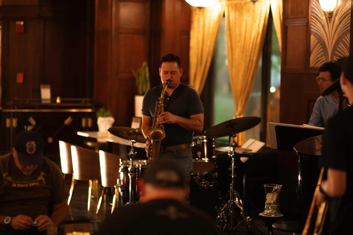 Open Mic Jazz Jam tonight! 🎷🍸The city&rsquo;s best jazz players and vocalists drop by every Wednesday to keep the legacy alive &mdash; and you never know who&rsquo;ll show up.

🔥 Wednesday perks:
25% off tabs for musicians &amp; industry pros
$1 o