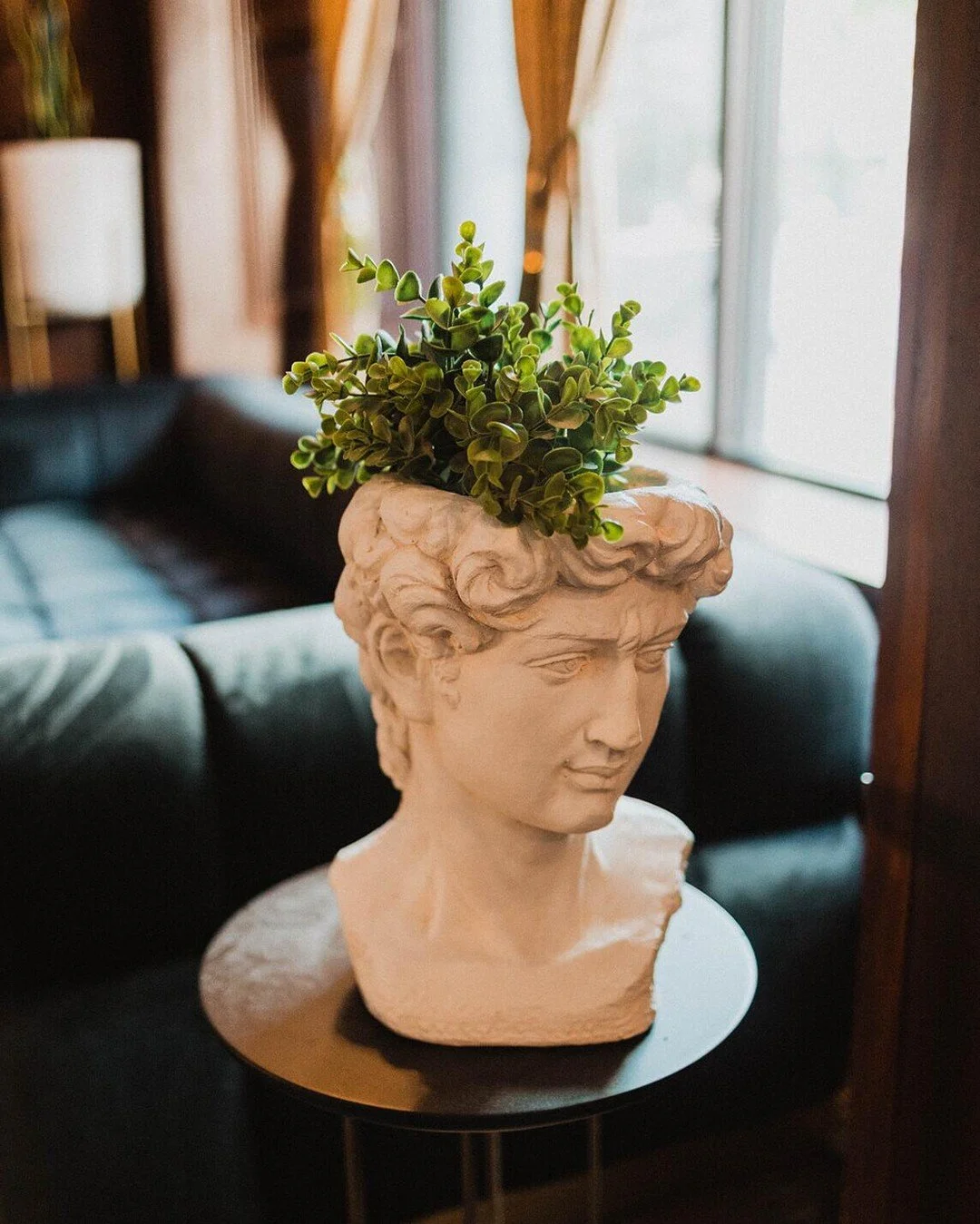 Weekend plans just got a little more divine. ⚡🍸

Our new Olympus-inspired cocktail menu is here for a limited time. Perfect excuse to swing by this weekend for live music and great cocktails.

See you at VOO.

🎤 FRI 3/13 &ndash; @laurenashley.music