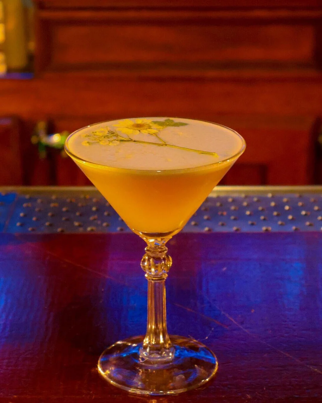 Come sip something springy with us. 🌼🍹

Demeter - the Greek Goddess of the harvest, agriculture, fertility, and sacred law, known for ensuring Earth's bounty and teaching humans to grow food.

🍸: Zubrowka Bison Grass Vodka, Larceny Small Batch Whe