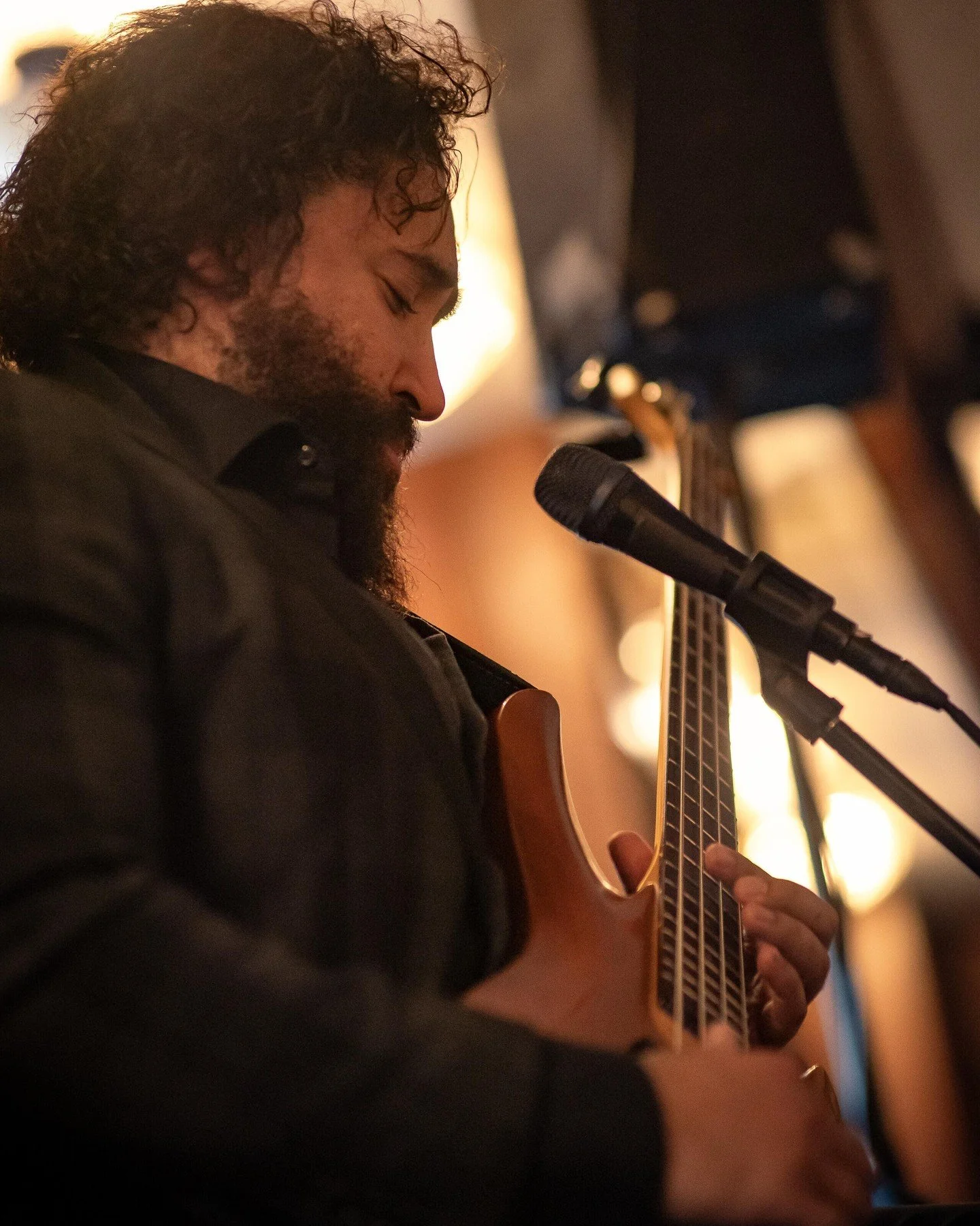Tonight&rsquo;s soundtrack? @shaun_munday.

From sharing stages with legends like Lalah Hathaway, Corinne Bailey Rae, and Andra Day to bringing his smooth soul &amp; R&amp;B grooves to VOO, he&rsquo;s setting the vibe tonight from 7:30-11PM.

No cove