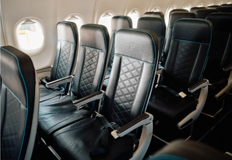 Why Having a Middle Seat on a Flight is NOT that bad