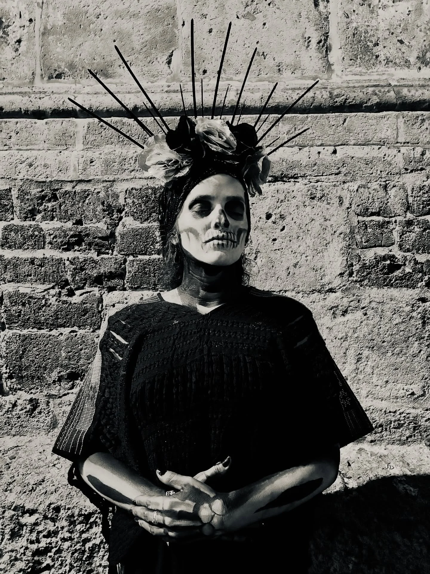 Honoring death, remembering our pets who have crossed the rainbow. Every life matters 🐶🤍. Thank you M&eacute;xico 
#lovemypets #dayofthedead #mexico