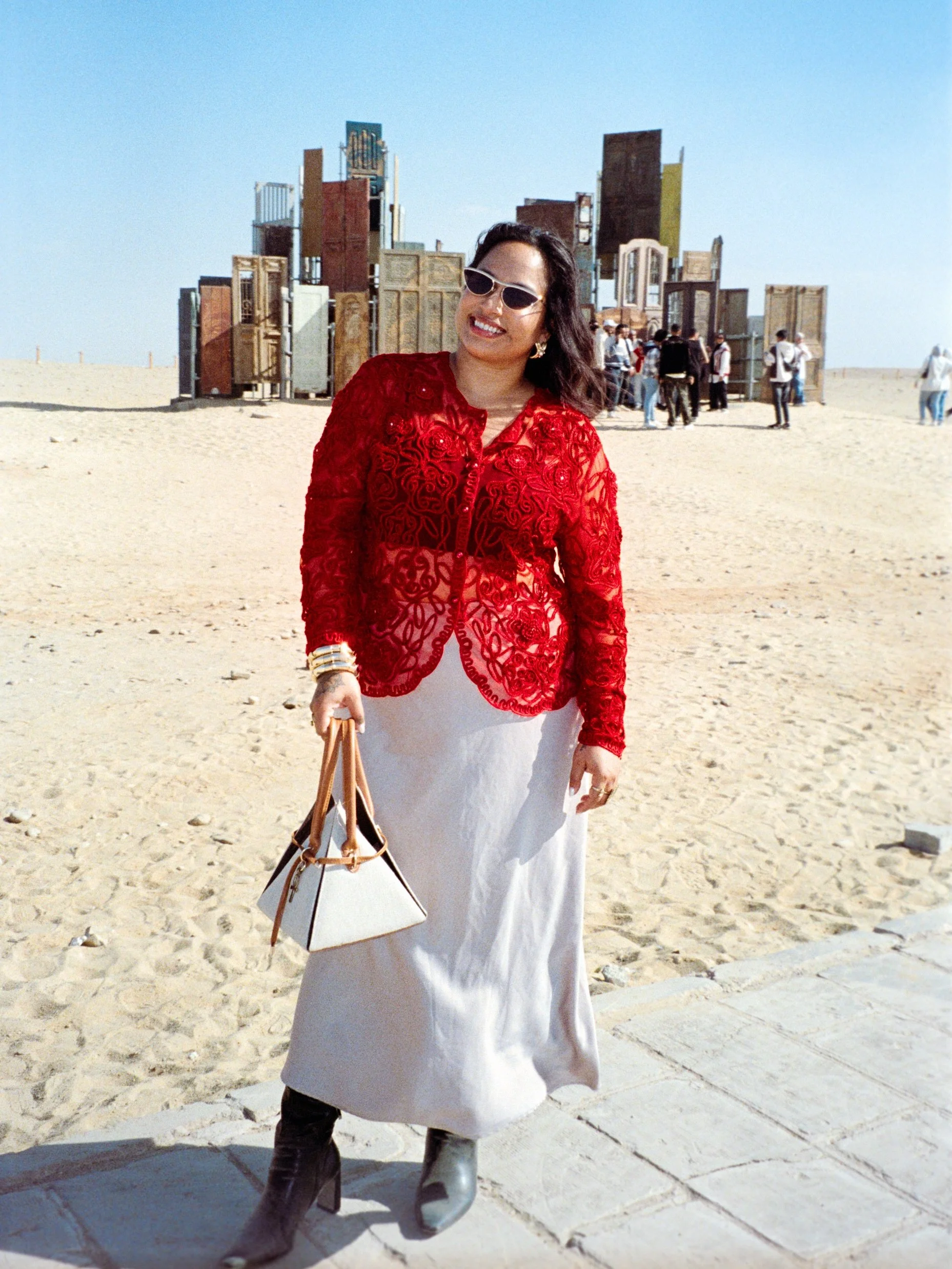 Cairo looks good on @ringthealam 🐫

From wandering ancient streets to building a business across continents, making friends with complete strangers, and embracing an entirely new way of life, Melissa Alam has fully stepped into her next chapter&hell