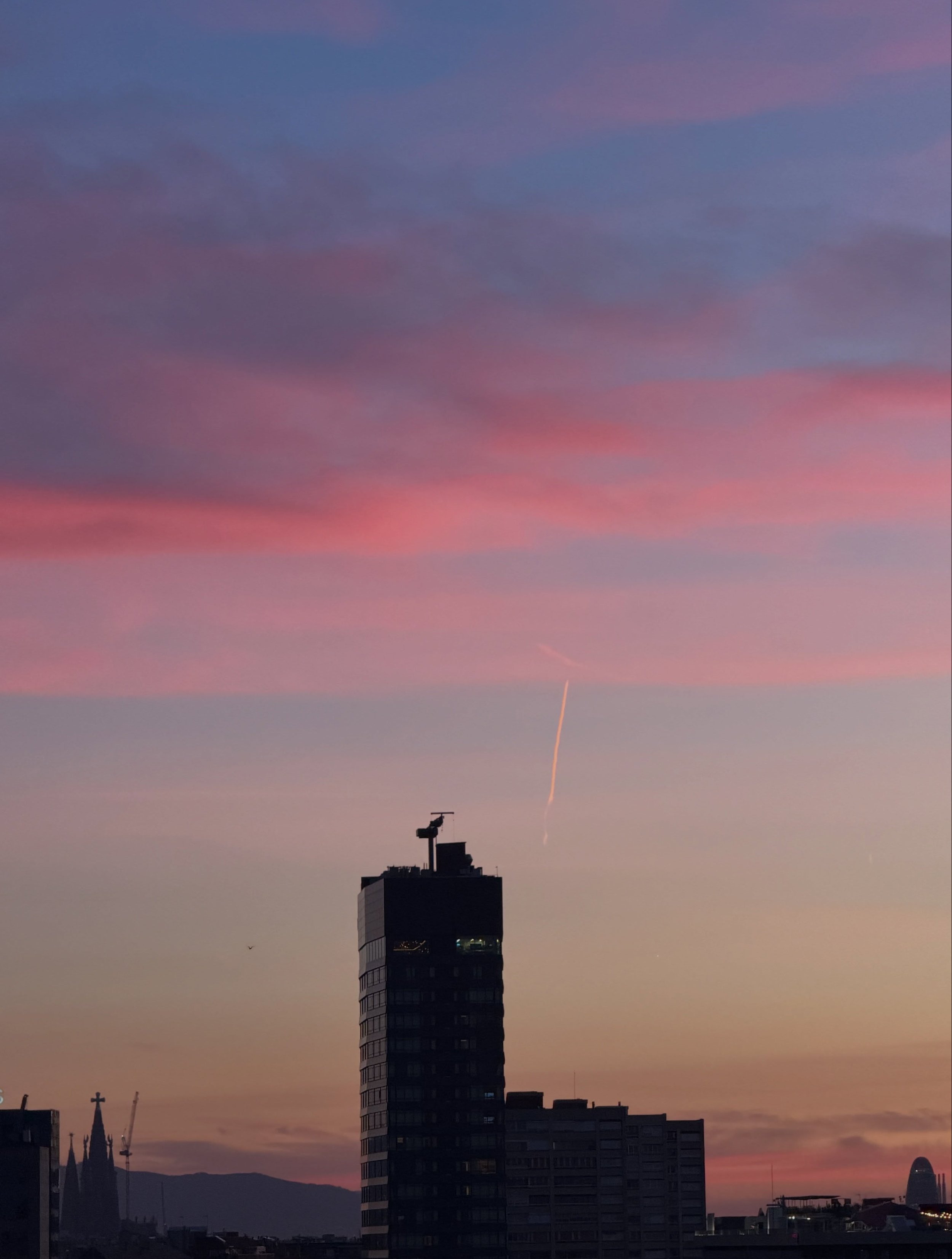 Sunrise in Barcelona 🫶🏾😍

Welcome to Friday folks! I hope this week had you learning some new &mdash; whether about yourself or others &mdash; or maybe you came up with a new idea on how to take over the world! Lots of feels lately and sunsets/sun