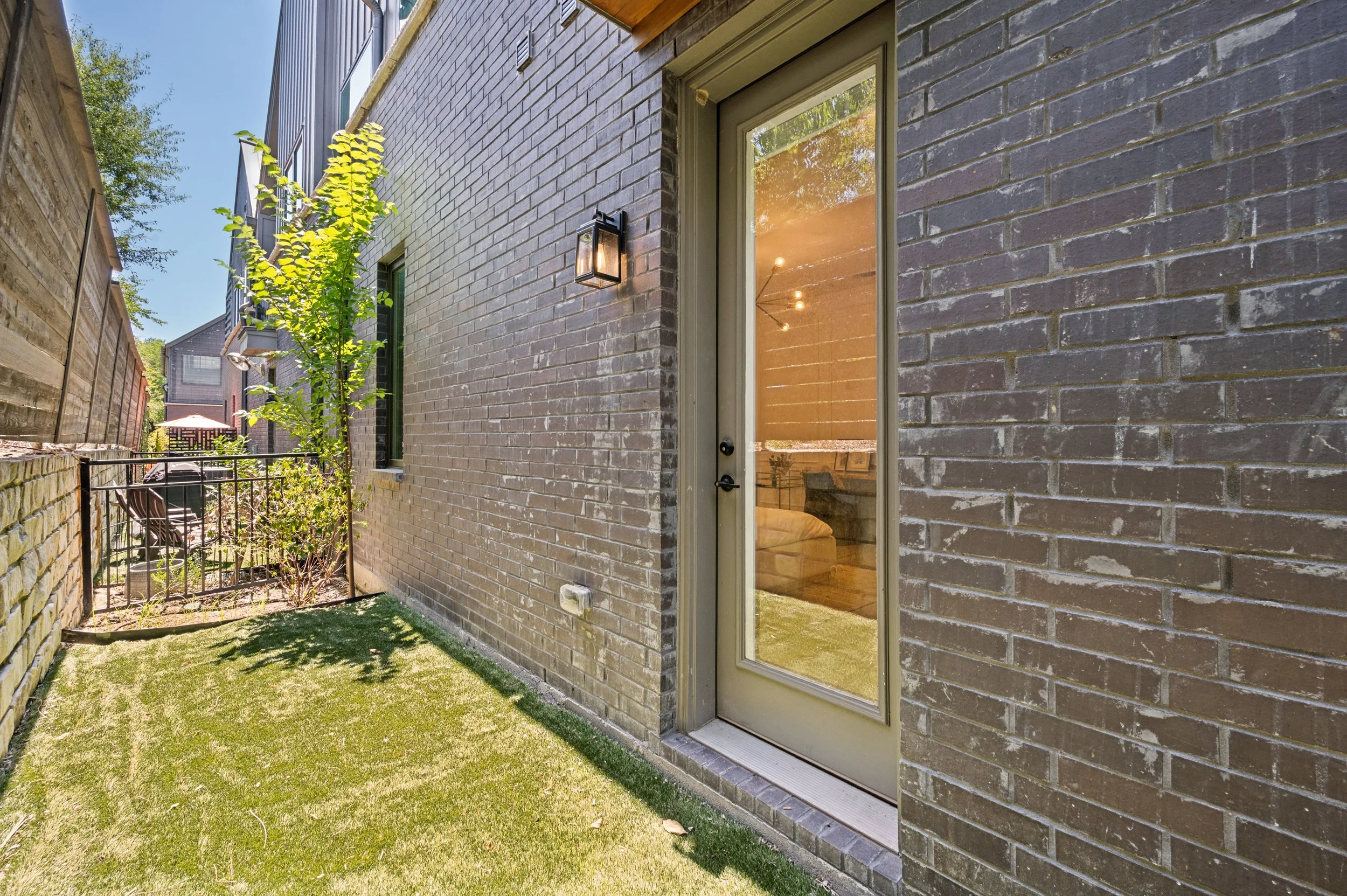 9118-prado-ln-dallas-tx-75220-High-Res-24.jpg