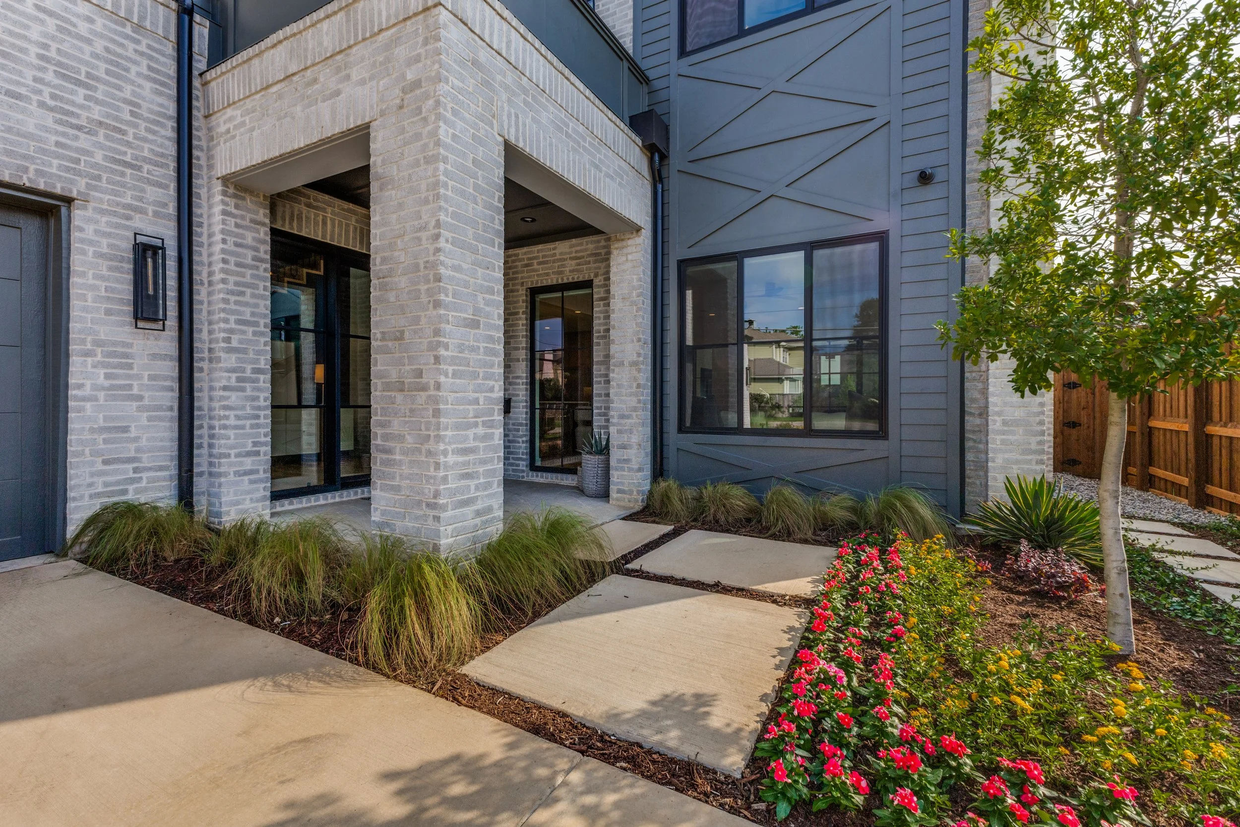 1606-old-gate-ln-dallas-tx-75218-High-Res-4.jpg