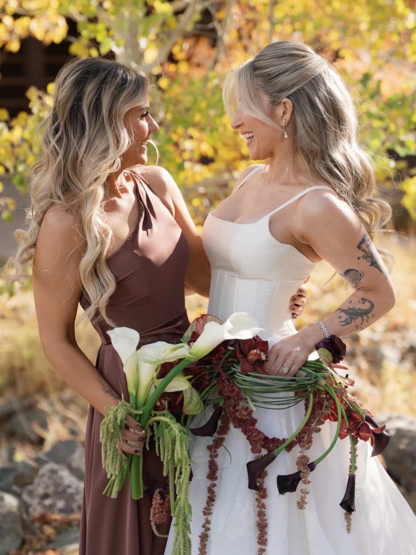 Whether you&rsquo;re the bride or the bridesmaid (honored to have tanned these loves as both for each other&rsquo;s weddings 🥹😭) a @fakedit.tannery glow is a must! 

Wedding season is fully here. Fall brides get those trials on the books, thank me 