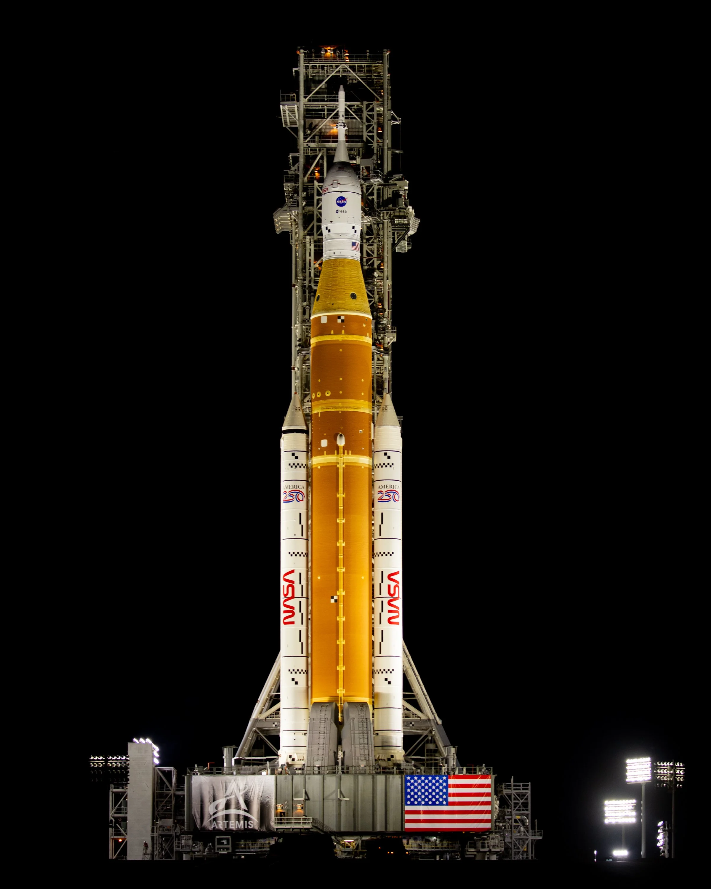 NYT_Artemis2Rollout_Klos_1204.jpg
