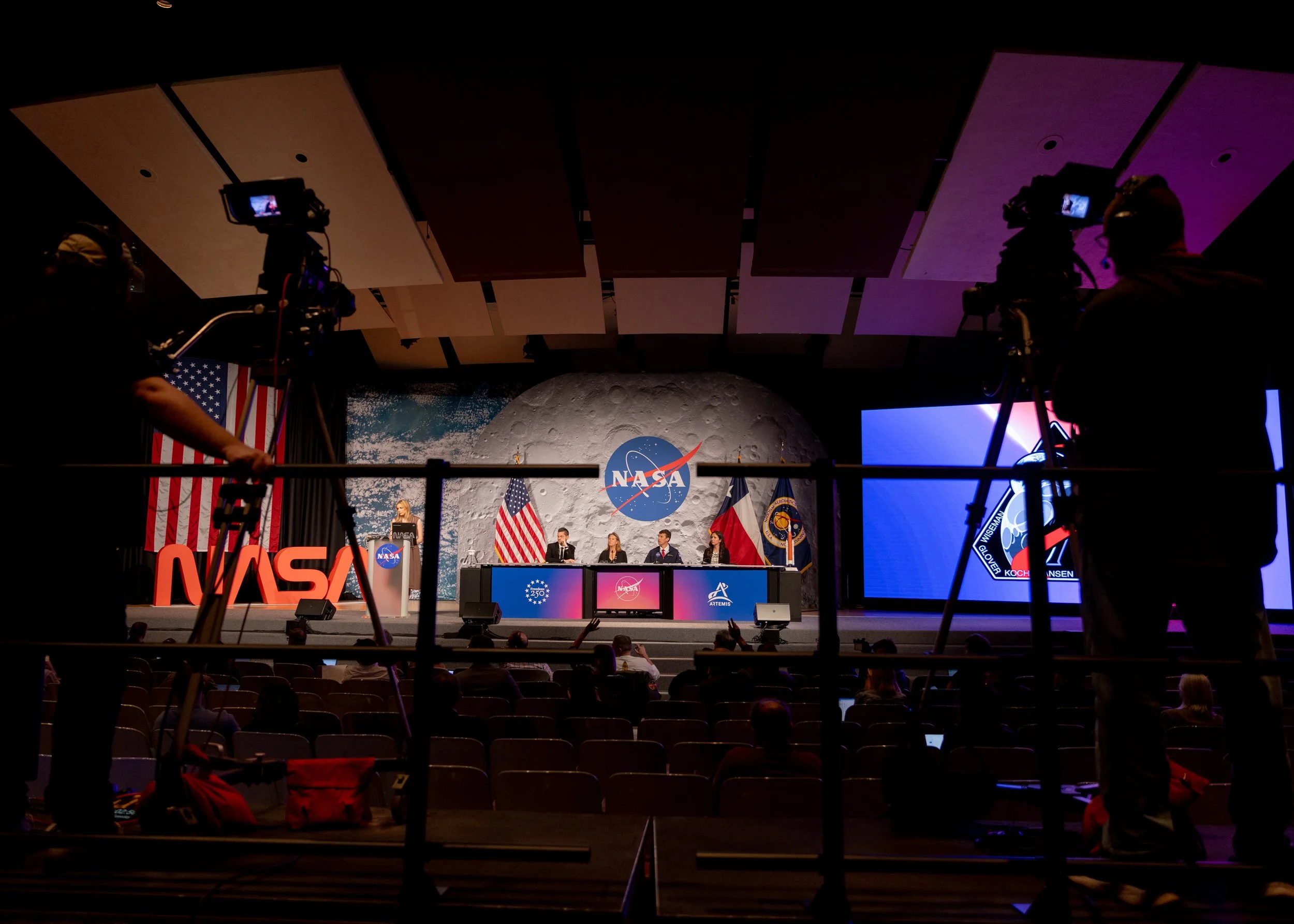 Klos, Cassandra_NYT_ArtemisFlyBy_JSC_2704_.jpg