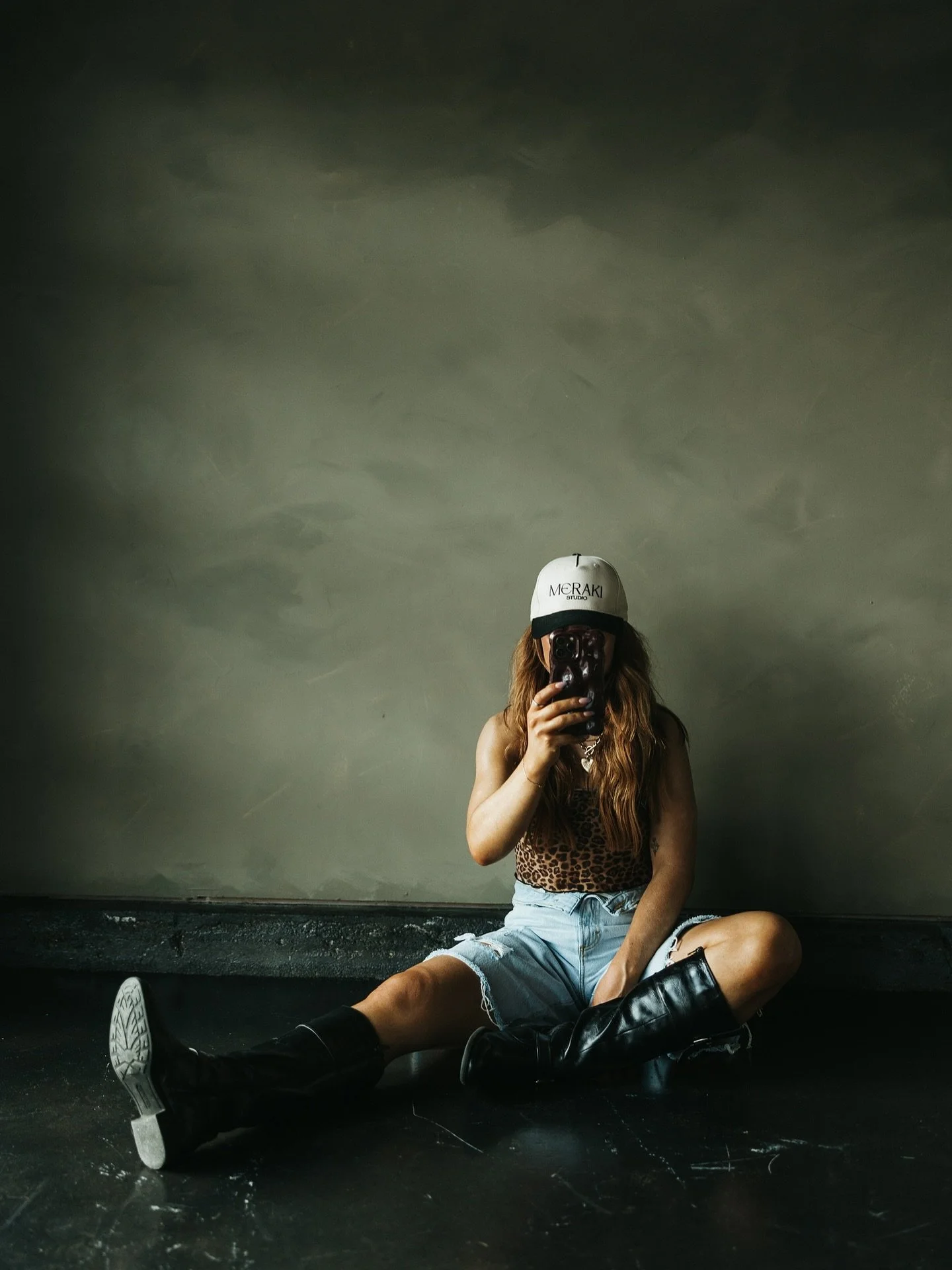 Wishing the happiest 30th birthday to our amazing Allie! 🥂Your warmth and energy light up the salon every single day. We love you big time! 30 never looked so good!🥹🫶🏻🥰
•
•
•
#salonlife #birthdaygirl #hairstylist #extensionspecial