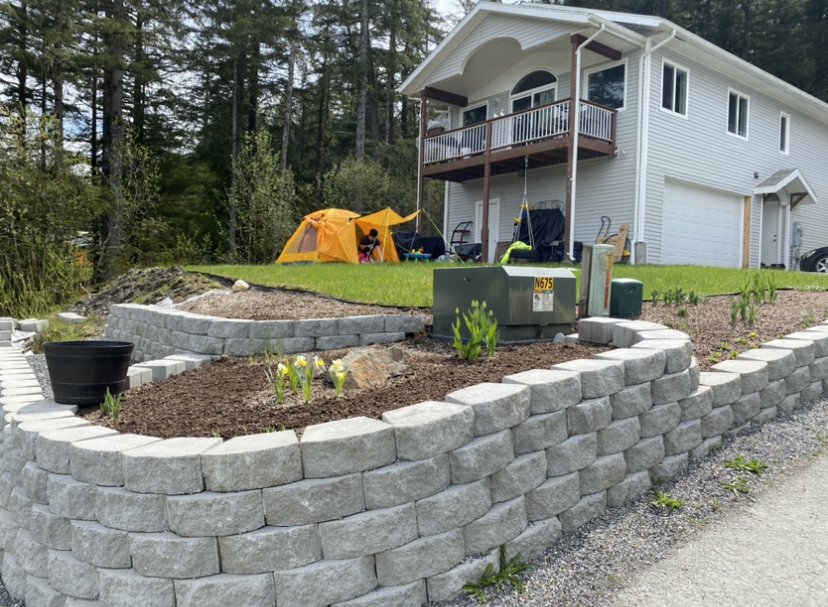 Paver retaining wall
