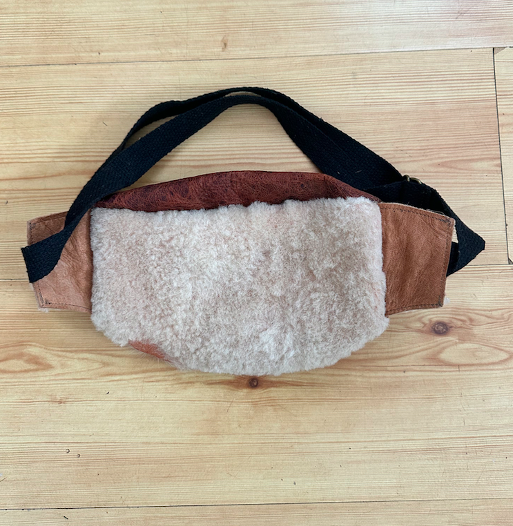 Deerskin Fanny pack.png