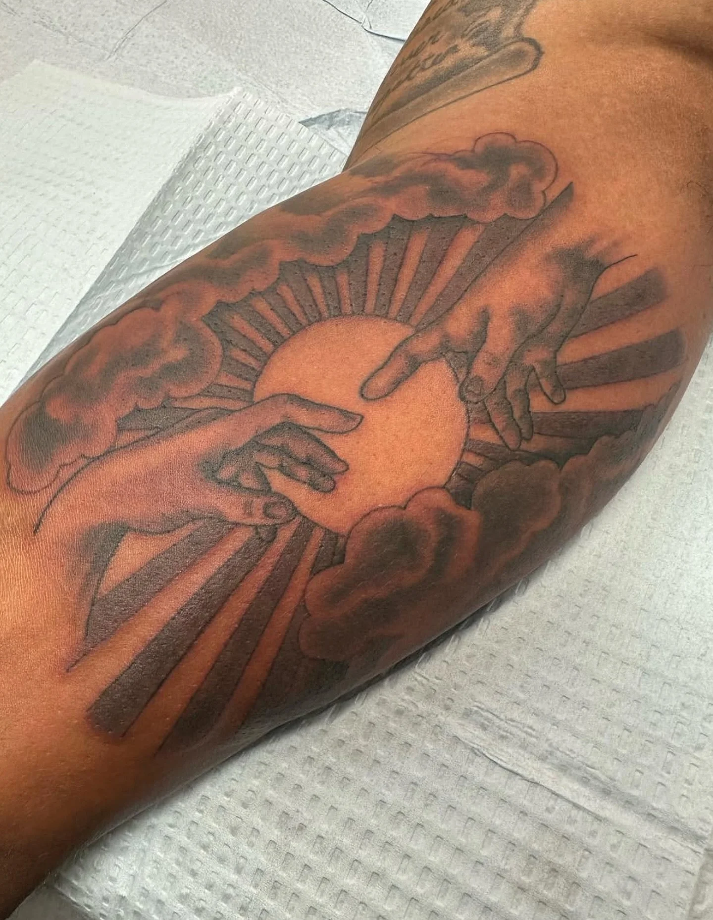 @donnaklein is at @evermore_gallery today taking walk-ins! Come say hi and show some love 💕